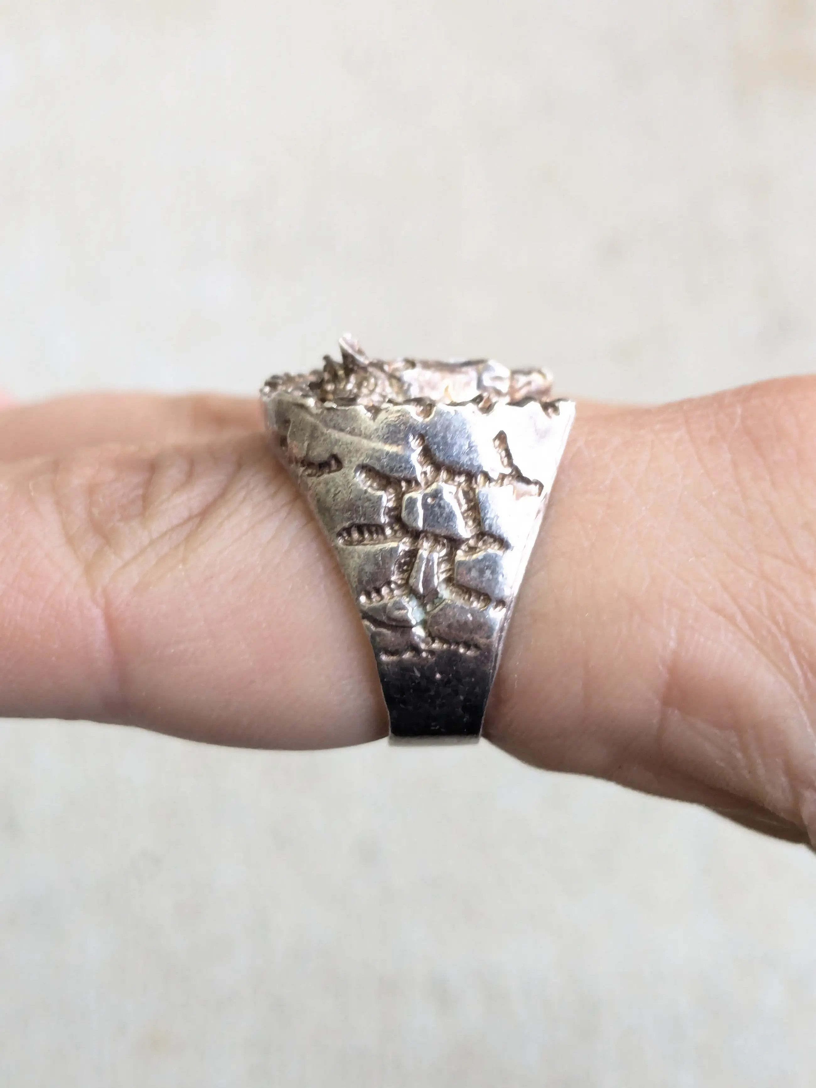 Jewelry Vintage Sterling Silver Ring Horseshoe Nugget 10.75 Size ONE SIZE - 10 Thumbnail