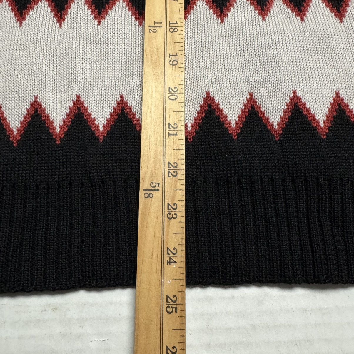 CAL O LINE CAL O LINE Japan Men's V-Neck Sweater In Navajo Stripe Size US M / EU 48-50 / 2 - 14 Thumbnail