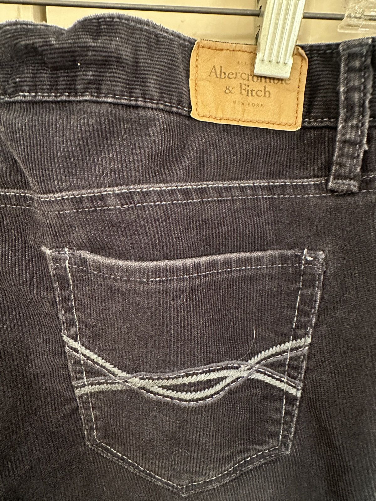 Abercrombie & Fitch Women’s Abercrombie & Fitch navy blue corduroy pants. Size 4 Size 27" / US 4 / IT 40 - 8 Thumbnail