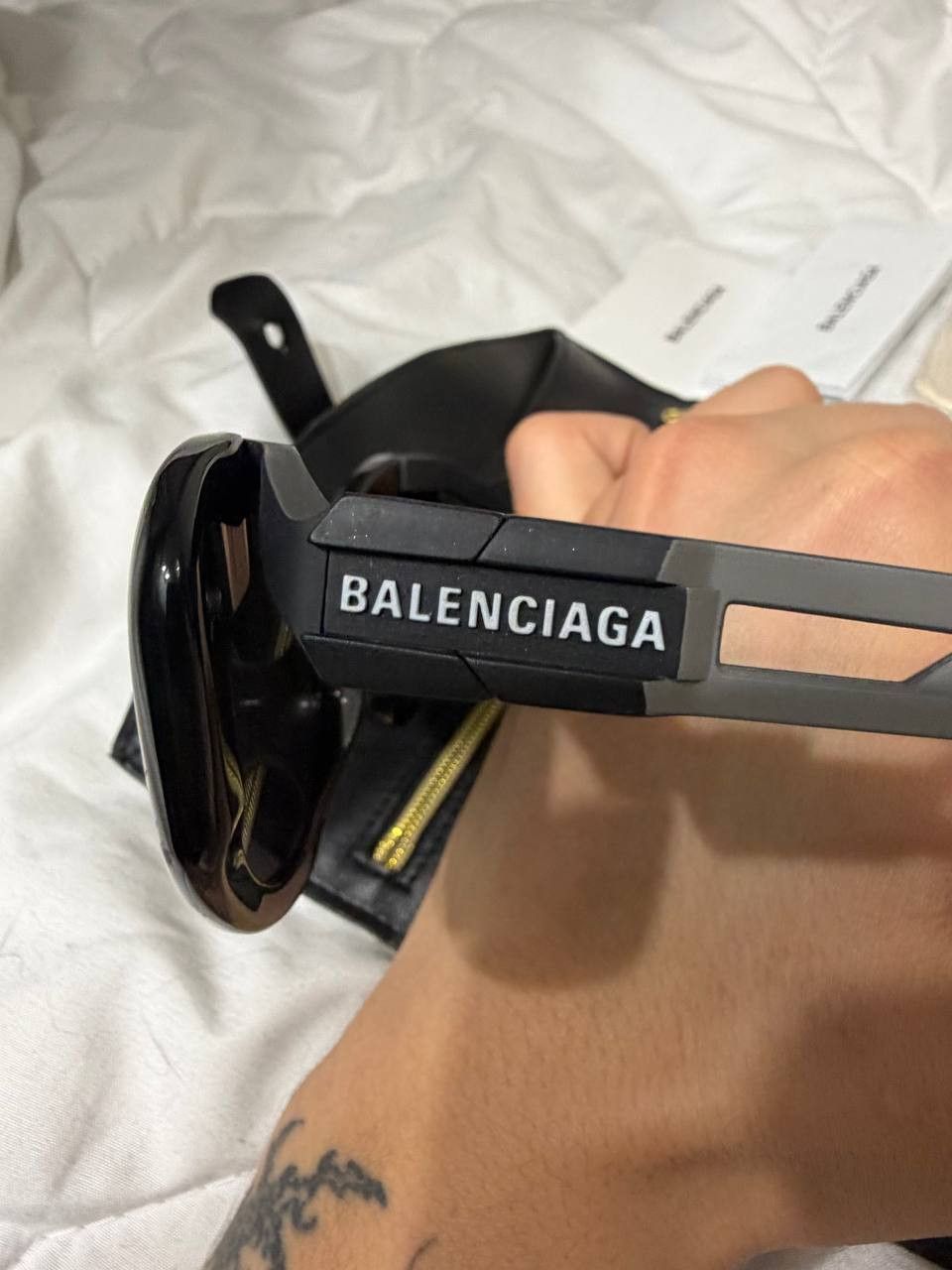 Balenciaga Balenciaga Extreme BB0053S 001 Sunglasses Size ONE SIZE - 5 Thumbnail