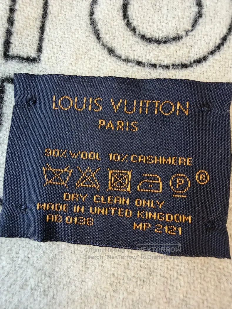 Louis Vuitton Louis Vuitton Bullet screen full of logo scarves Size ONE SIZE - 3 Thumbnail