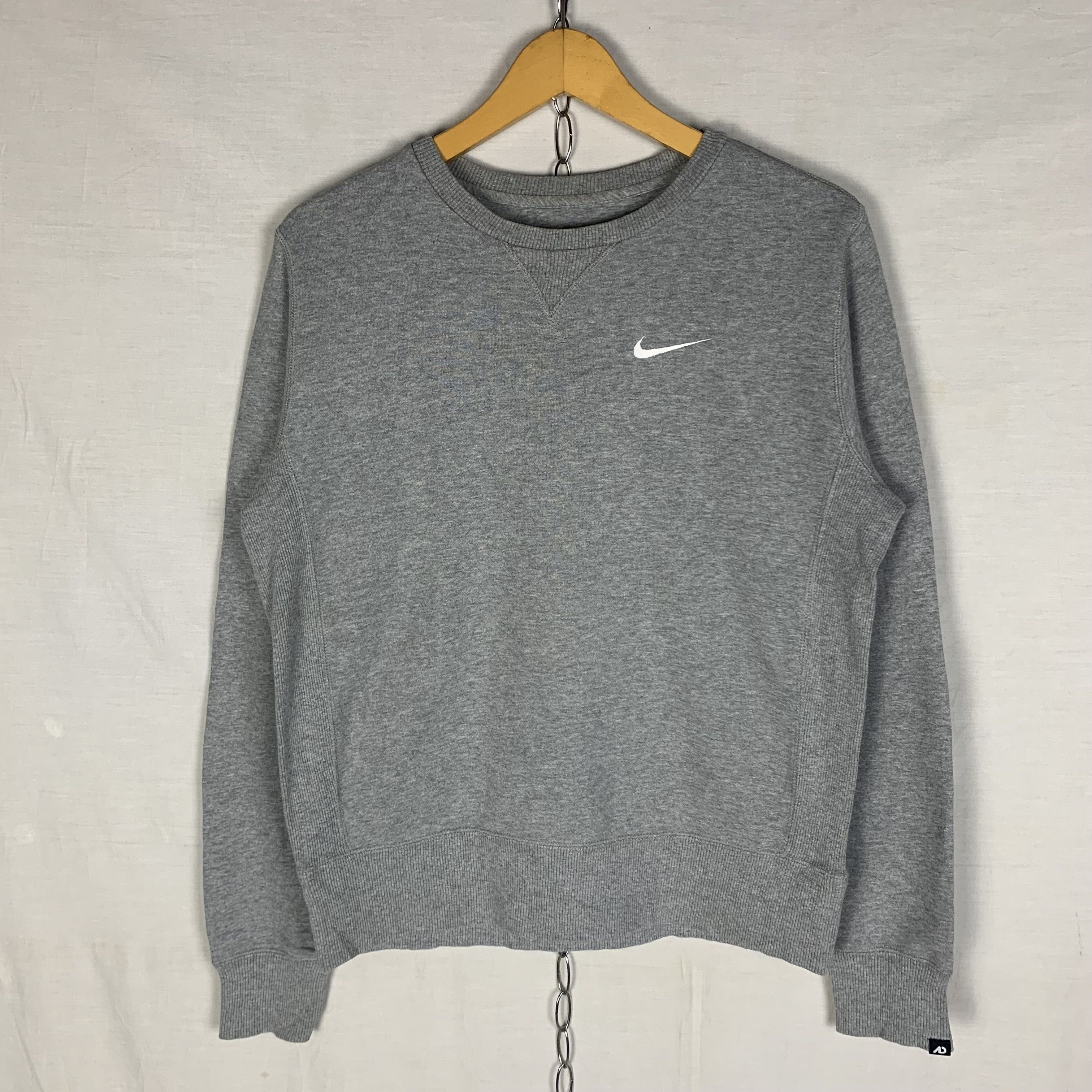 Nike Y2K Nike Swoosh Sweatshirt Crewneck Size US S / EU 44-46 / 1 - 1 Thumbnail