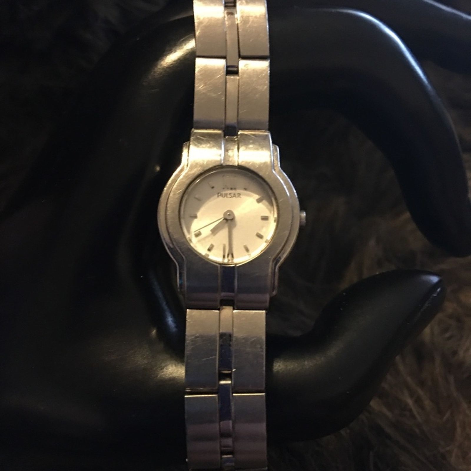 Ladies Pulsar Stainless Steel Wr Quartz Watch in Grey, Women's