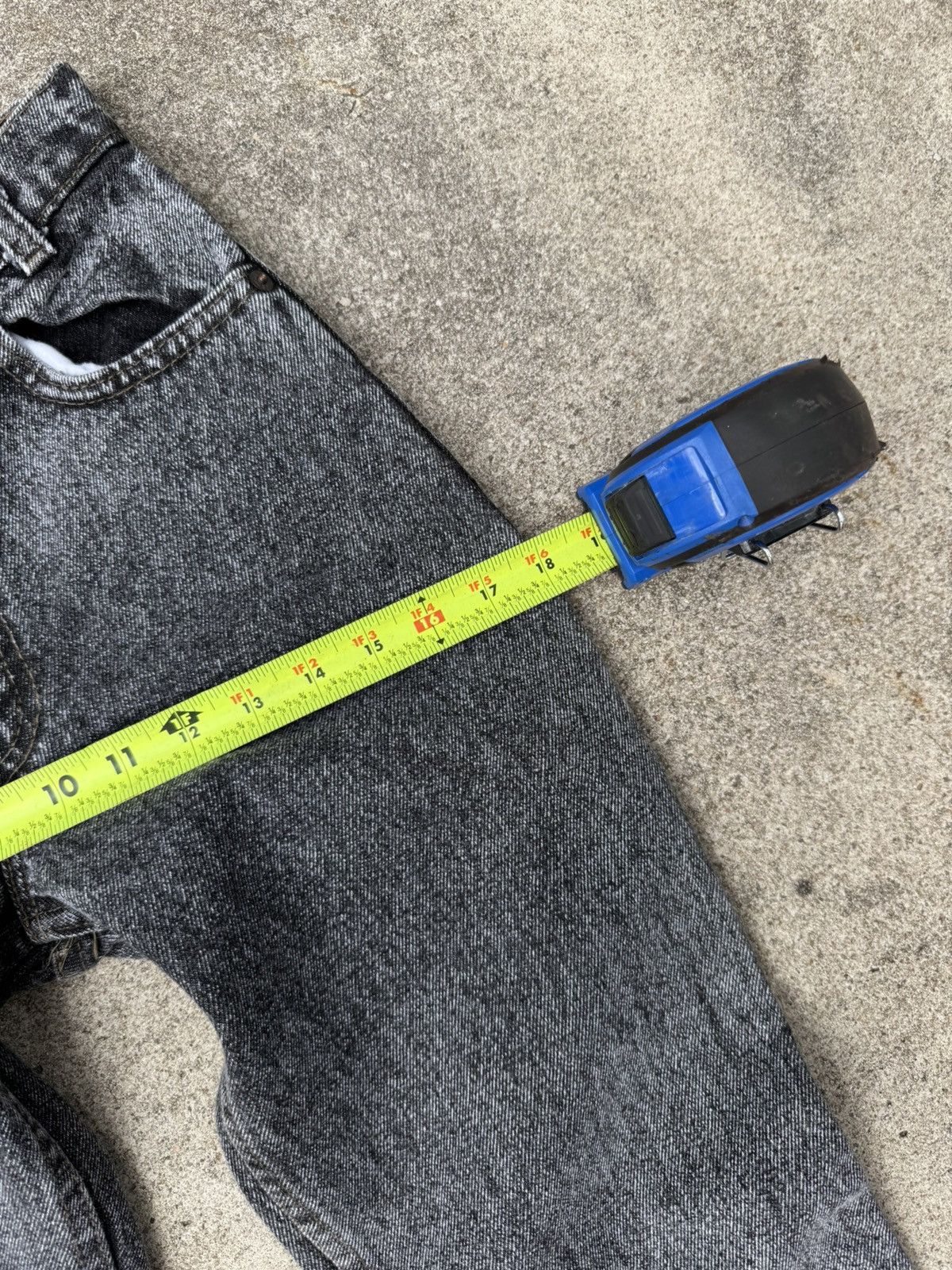 Levi's × Vintage Vtg 90’s Levi’s 505 Buttonfly Acid Black Jeans Student 26x32 Size 26" / US 2 / IT 38 - 13 Thumbnail