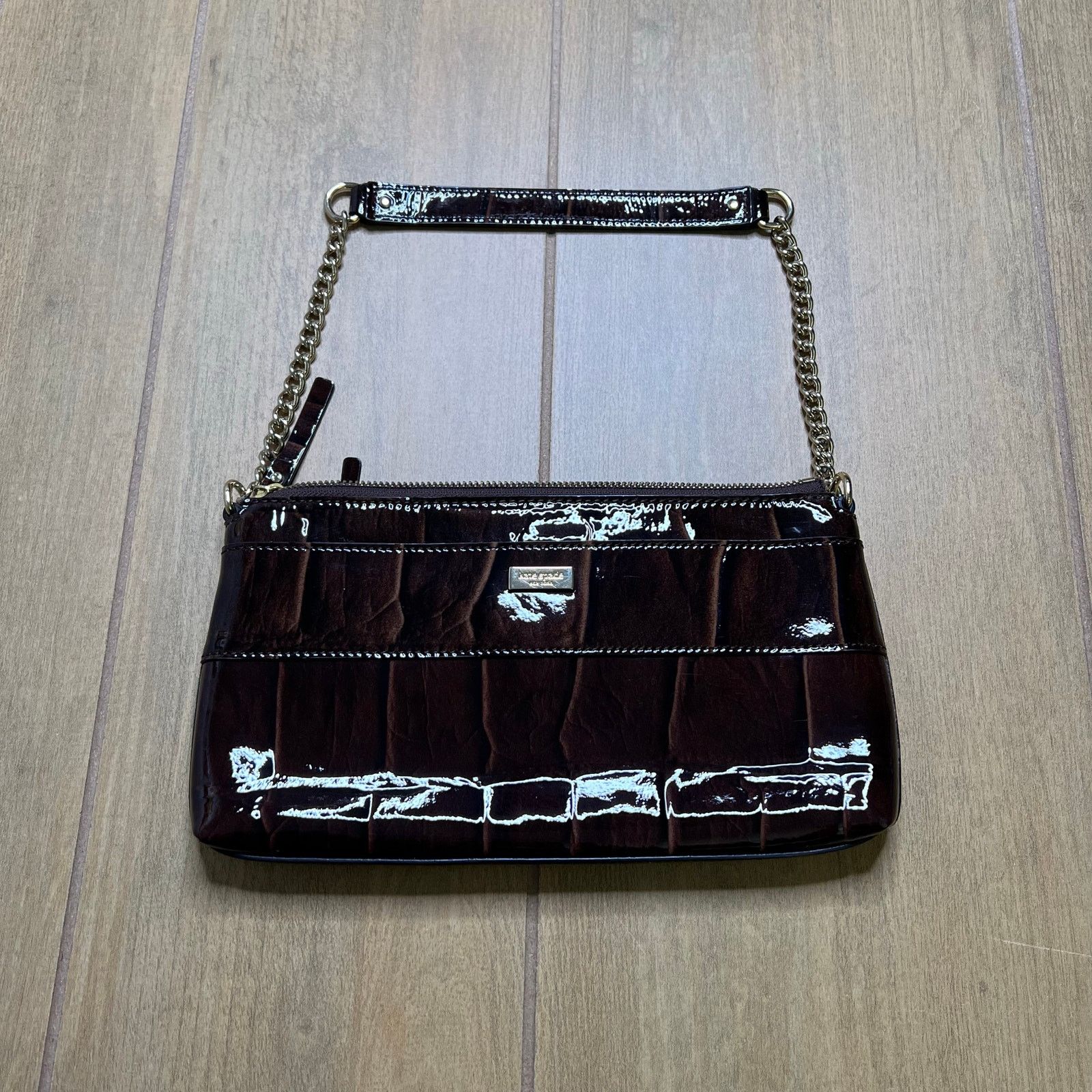Kate Spade Y2K Kate Spade Brown Patent Leather Bow Bag Small Boho Size ONE SIZE - 1 Thumbnail