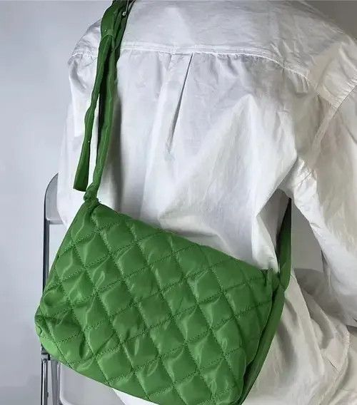 Japanese Brand Fashion y2k unisex diamond quilted shoulder messenger bag Size ONE SIZE - 2 Thumbnail