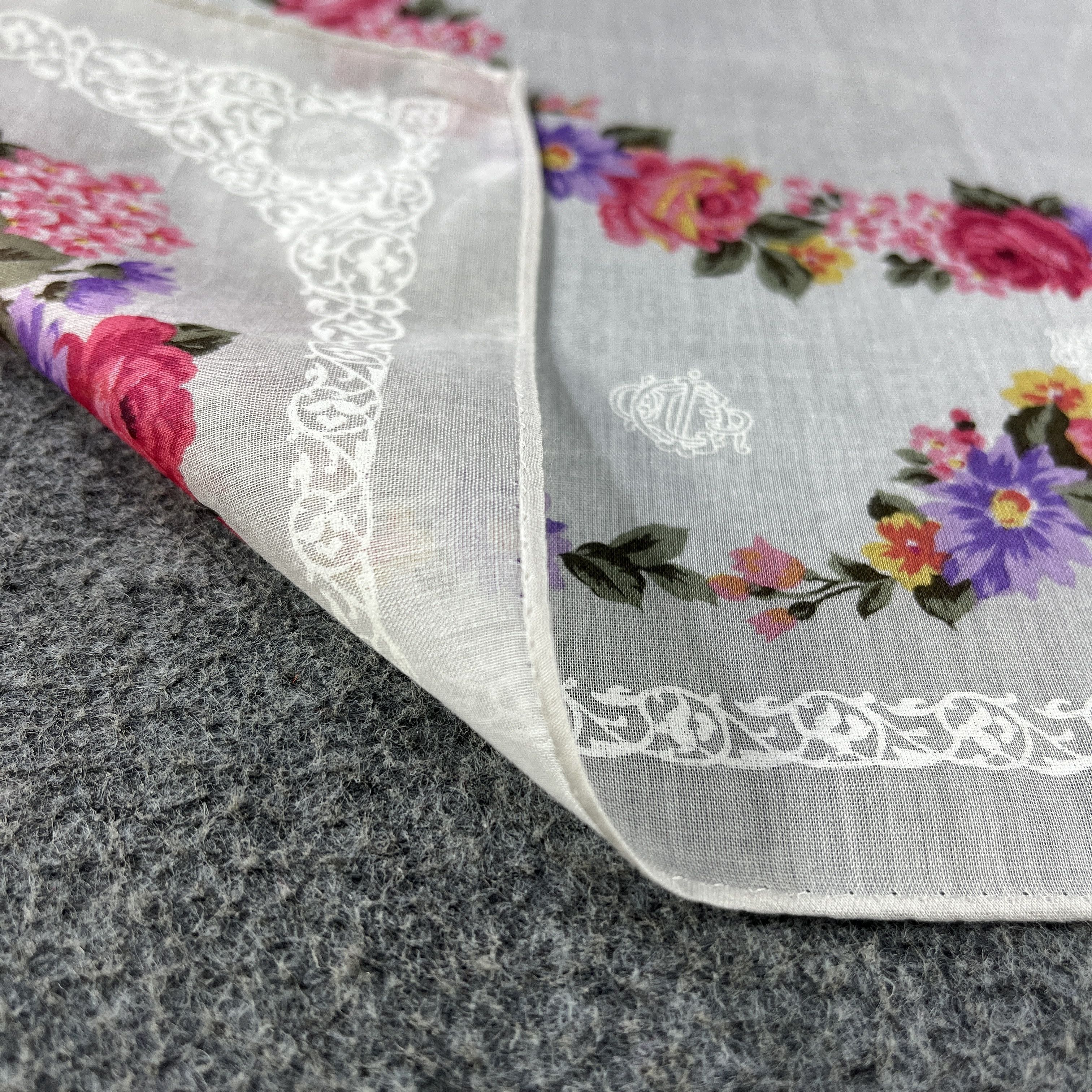 Vintage Christian Dior Handkerchief / Bandana / Neckerchief B094 Size ONE SIZE - 10 Thumbnail