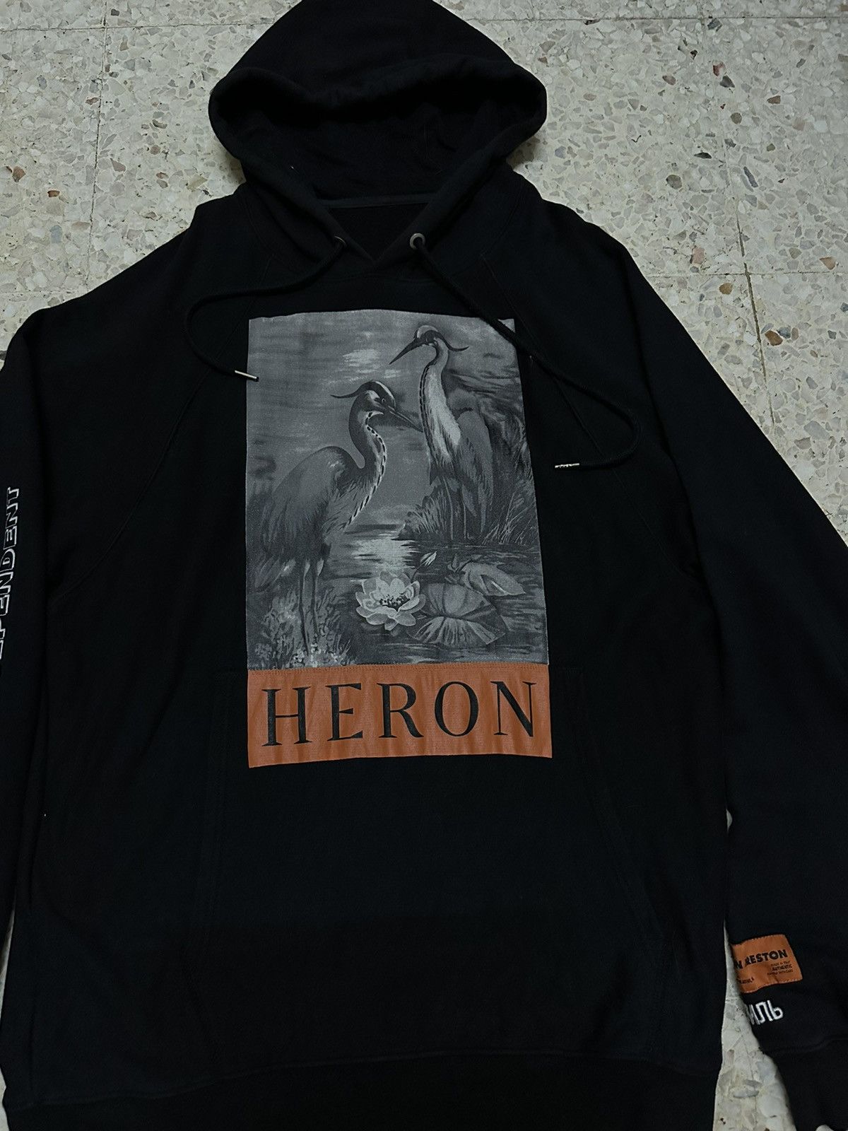 Heron Preston Heron Preston Hoodie Swan Print Logo Size US M / EU 48-50 / 2 - 3 Thumbnail