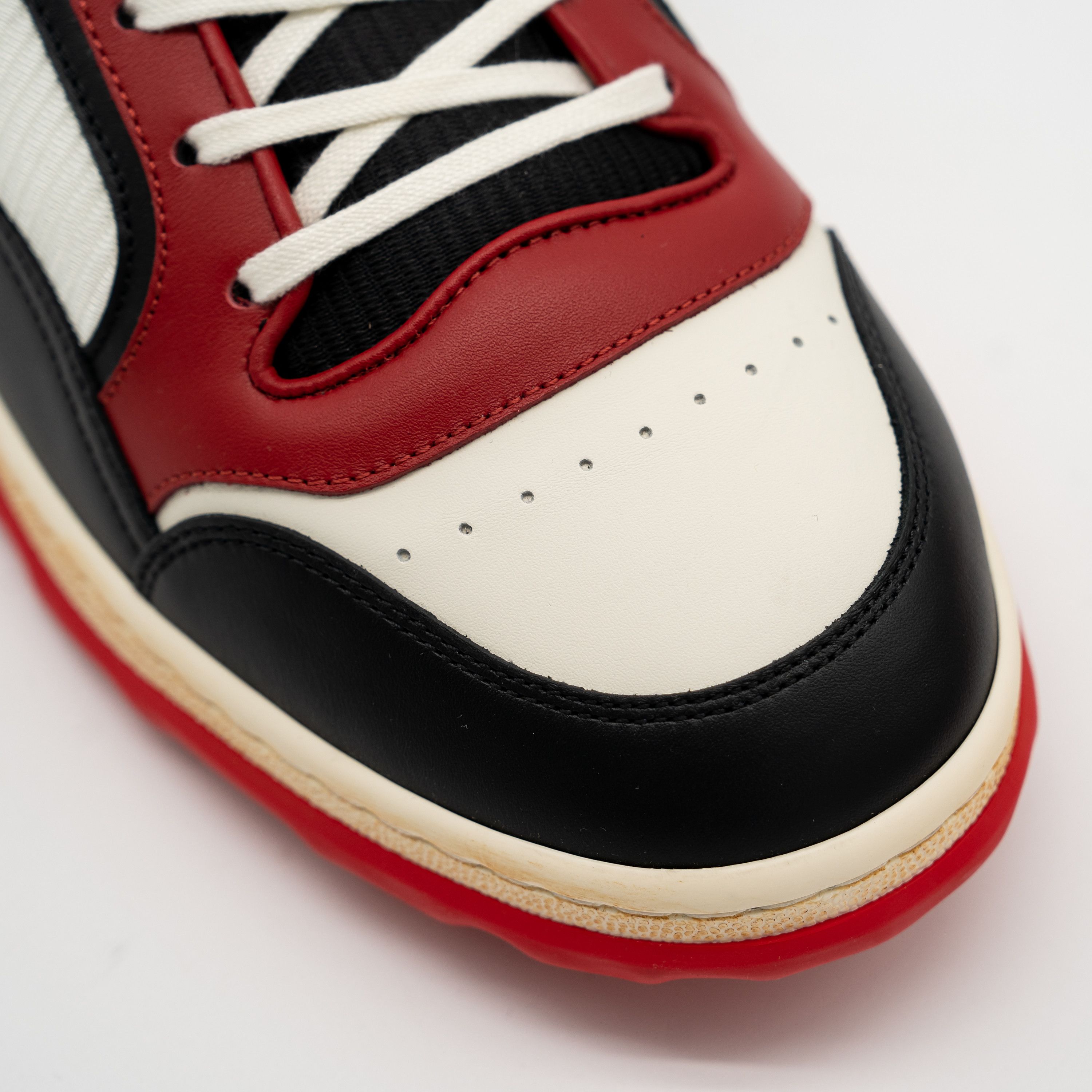 Gucci 12.5 US Gucci MAC80 Sneakers Black White Red Distressed Size US 12.5 / EU 45-46 - 7 Thumbnail