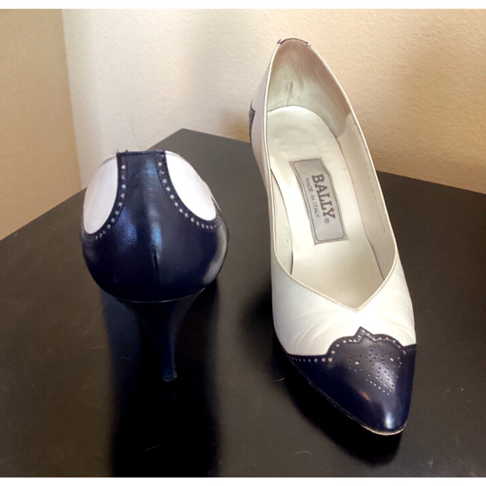 Bally BALLY VINTAGE 80'S LEATHER BLUE & WHITE WING TIP PUMPS - 5.5 Size US 5.5 / IT 35.5 - 5 Thumbnail