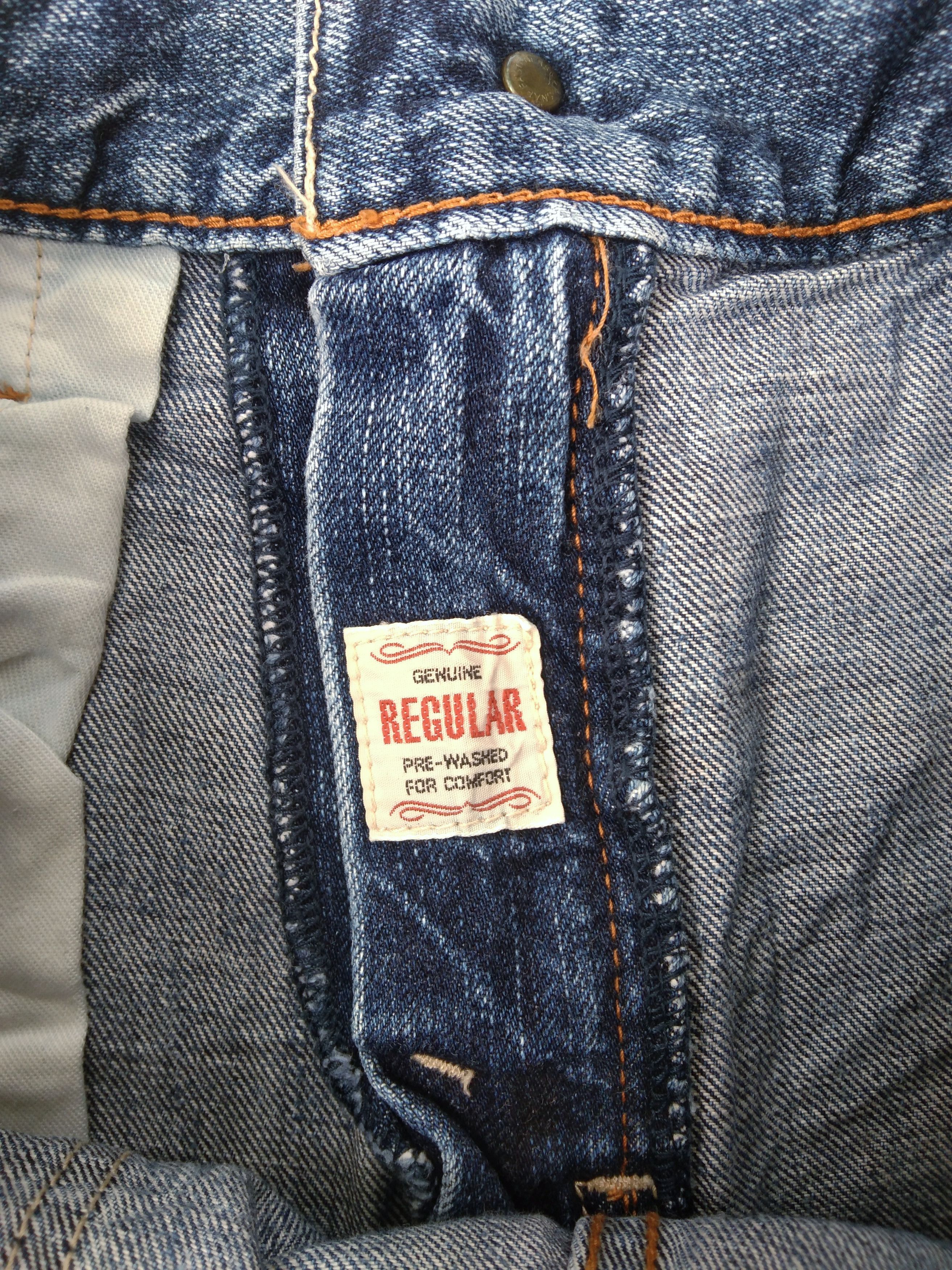 Japanese Brand Vintage Eddie Bauer Faded Blue Straight Leg Distressed Jeans Size US 32 / EU 48 - 6 Thumbnail
