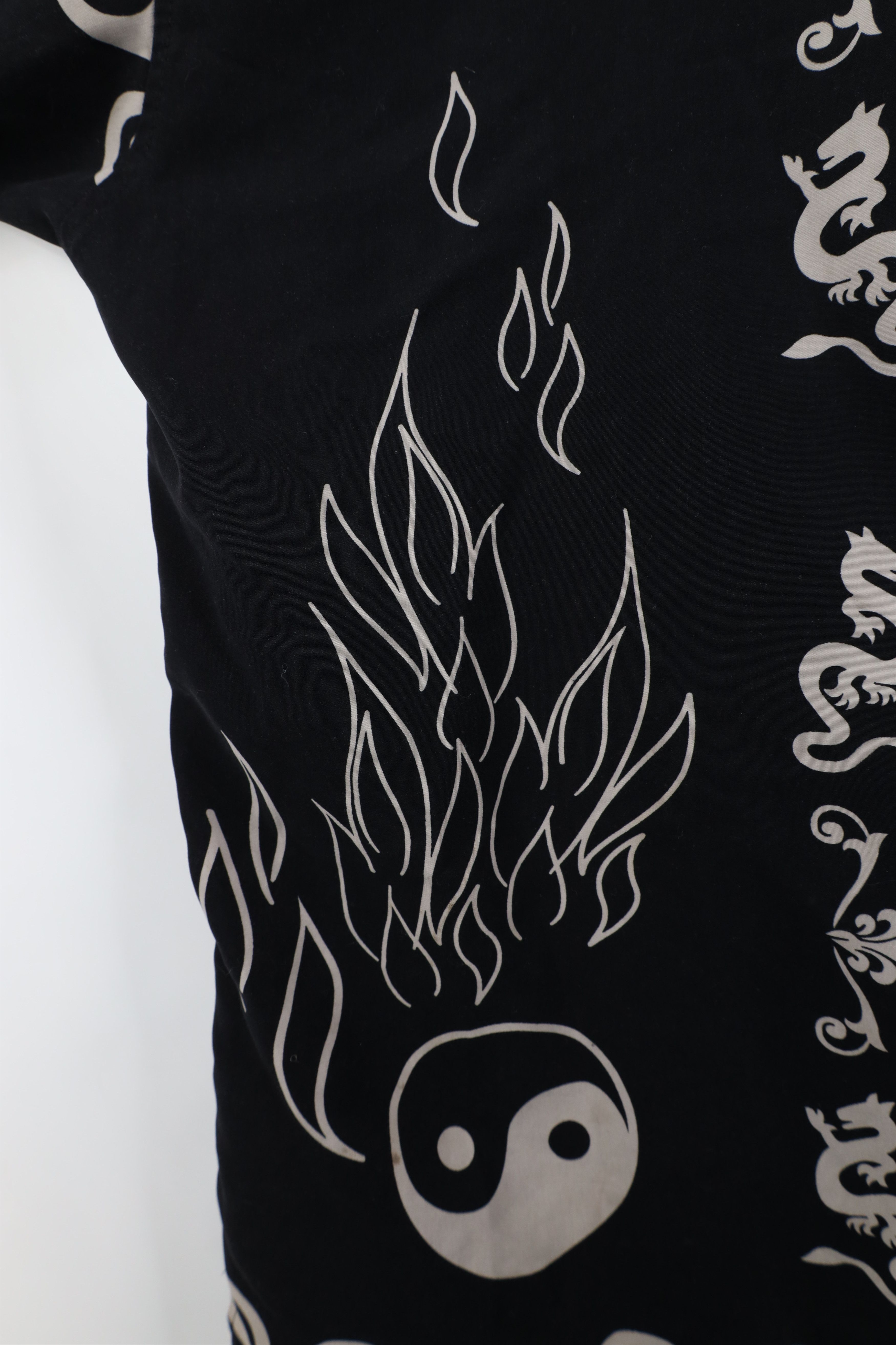 Vintage Vintage 90s Y2K Streetwear Flames Yin Yang Button Shirt Size US XL / EU 56 / 4 - 5 Thumbnail