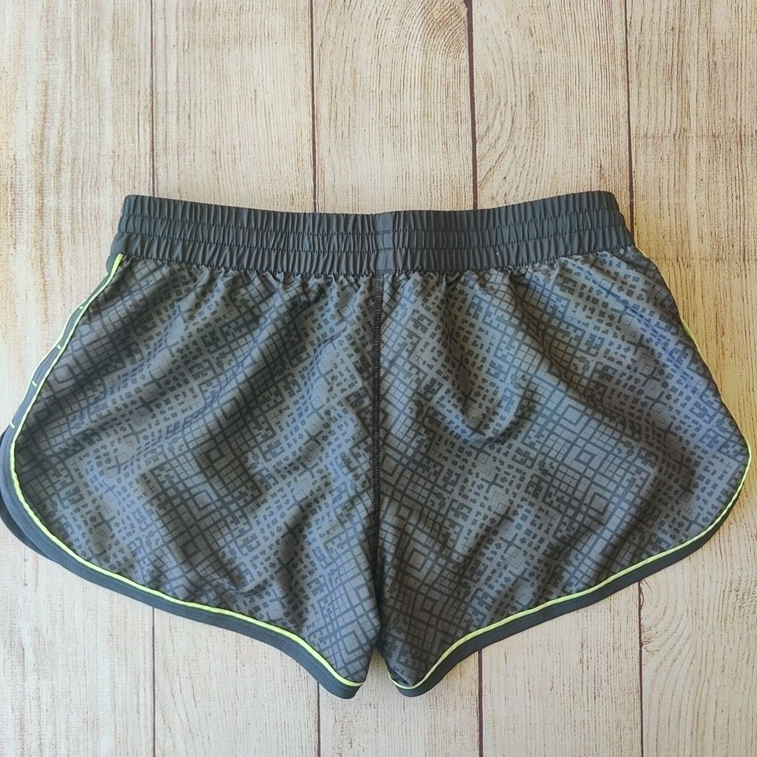 Under Armour Under Armour Great Escape Printed Running Shorts sz S Size 27" / US 4 / IT 40 - 2 Thumbnail