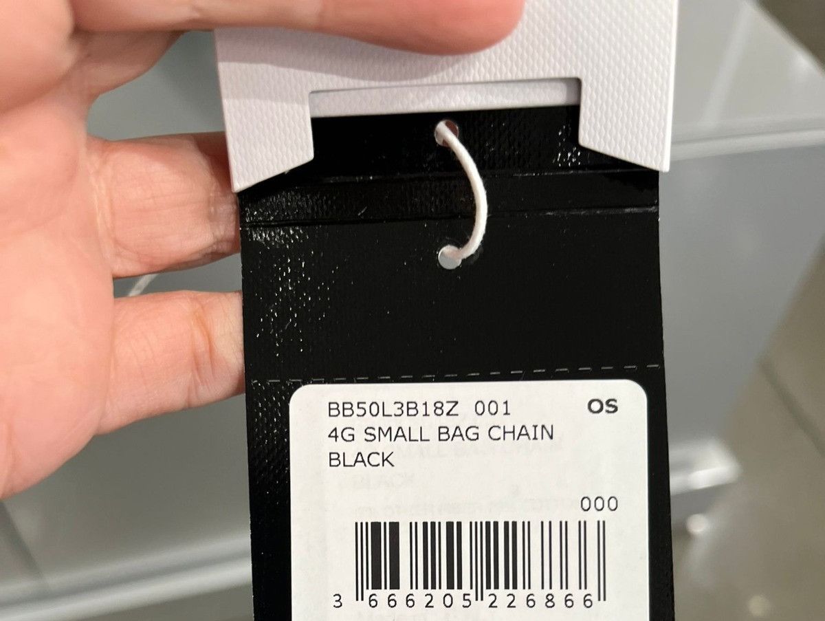 Givenchy oc11z0725 Size: OS / 4G Small Chain Bag in Black Size ONE SIZE - 4 Thumbnail