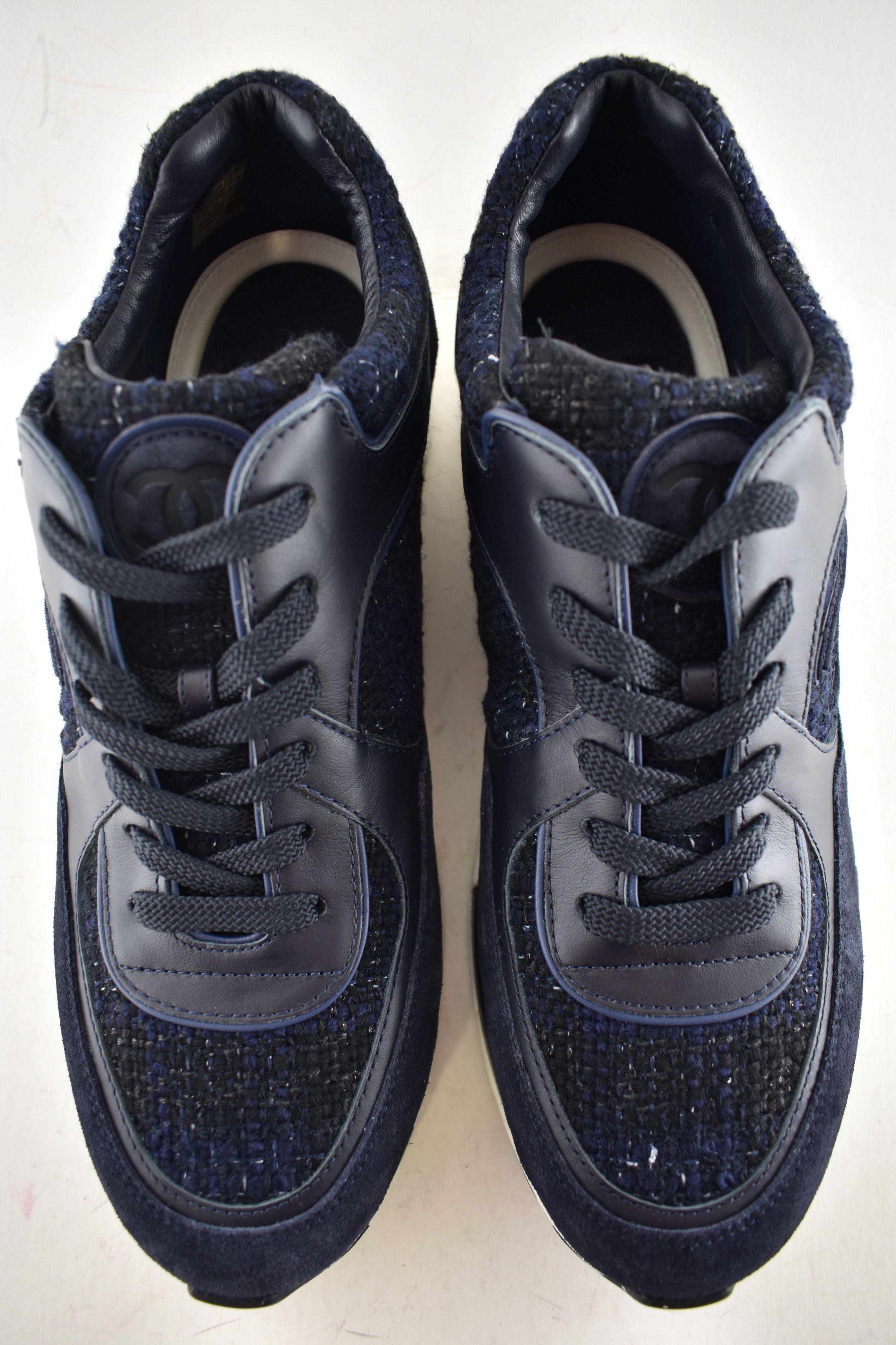 Chanel Chanel 24A Black Tweed Suede CC Logo Flat Trainer Sneaker 42 Size US 12 / IT 42 - 8 Thumbnail