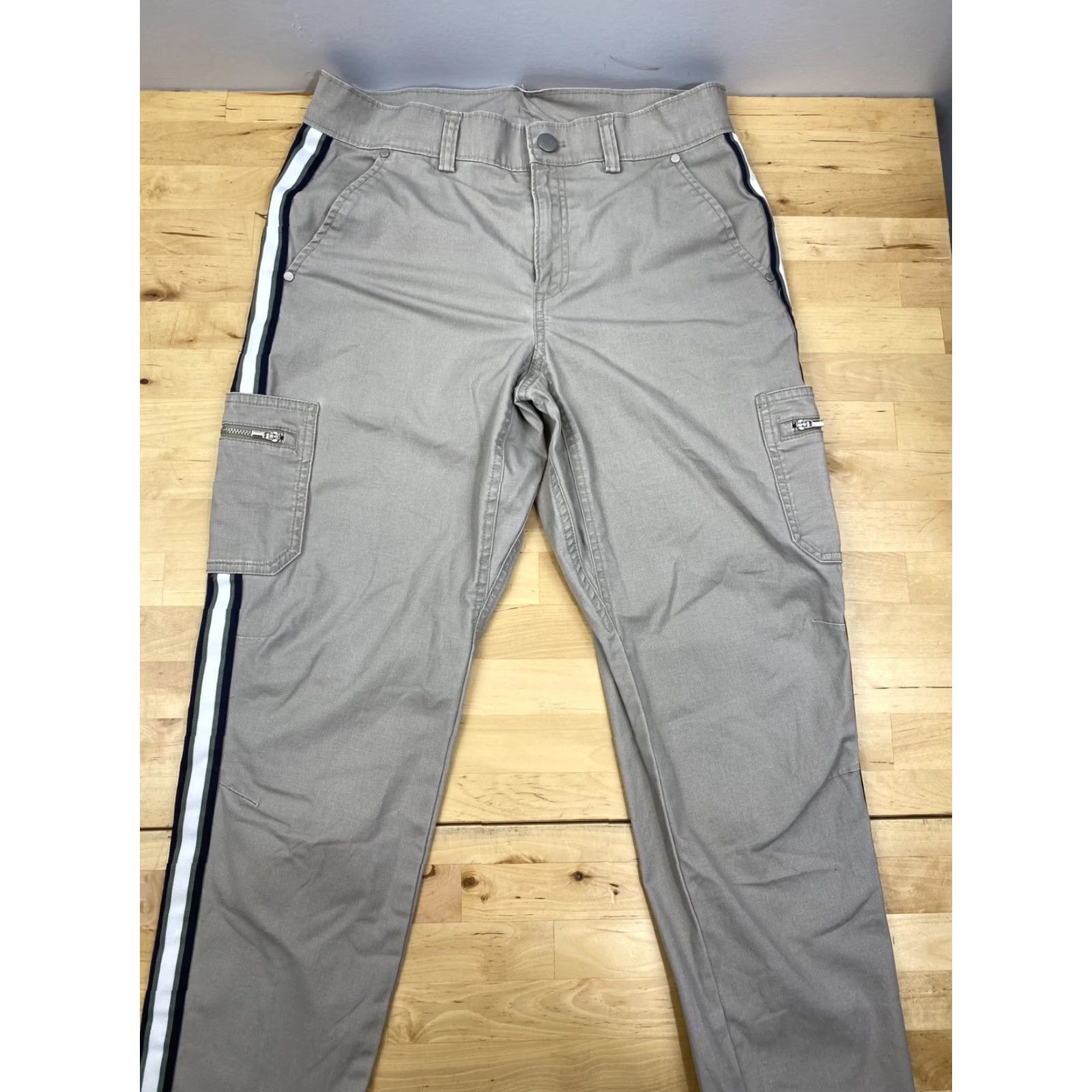 Athleta Athleta Pants Summit Cargo Beige Stripe Size 2 Casual Size 26" / US 2 / IT 38 - 2 Thumbnail