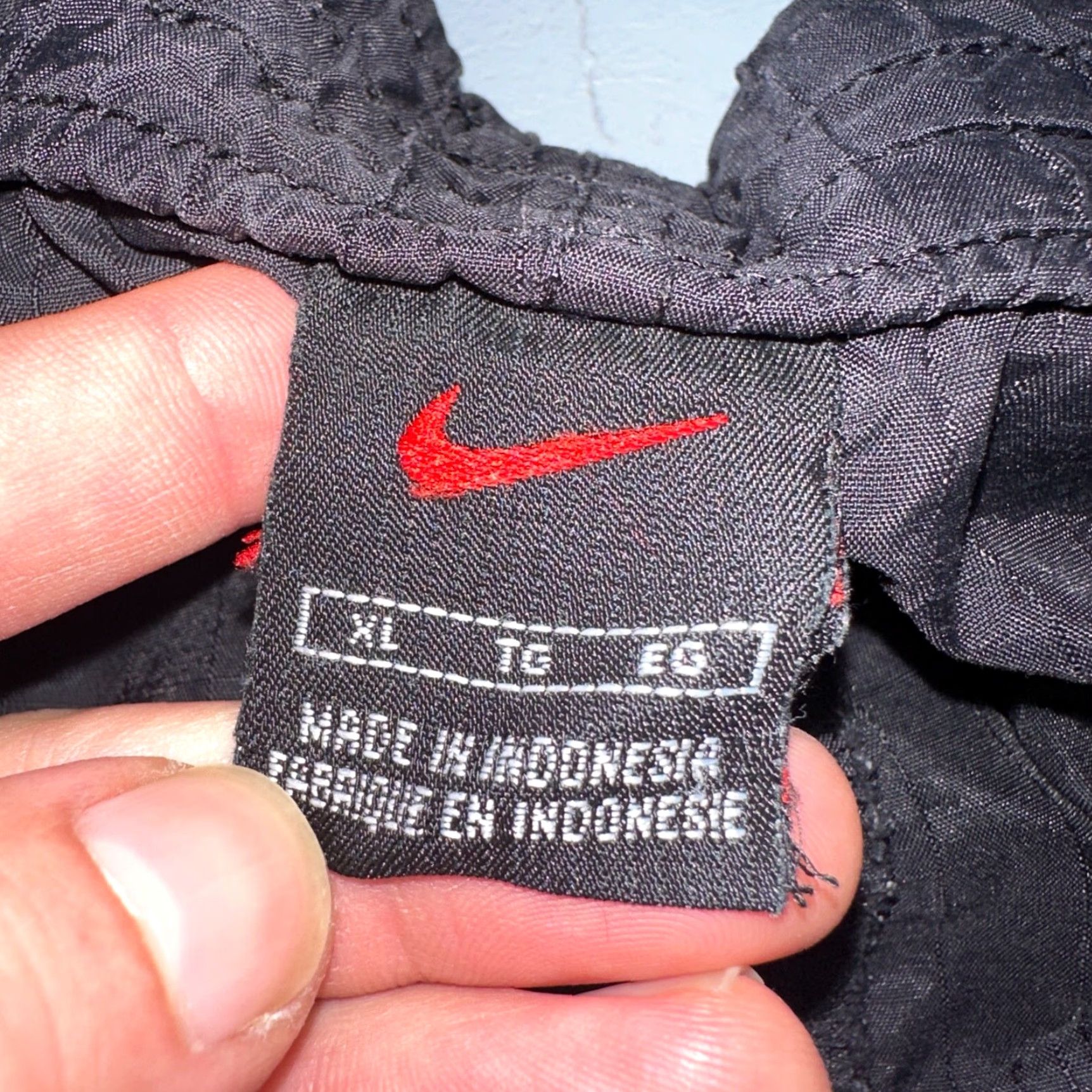 Nike VINTAGE Nike Black Nylon Shorts Sportswear 90s Swoosh XL Inseam 9” Track Running Men Size US 36 / EU 52 - 6 Thumbnail