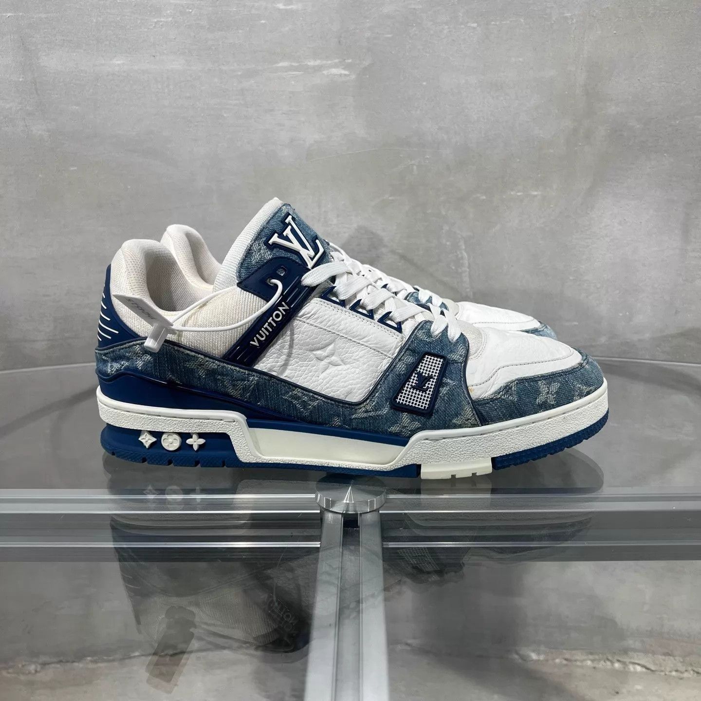 Louis Vuitton LV Trainer White Blue Denim UK9.5/43.5 Size US 10.5 / EU 43-44 - 4 Thumbnail