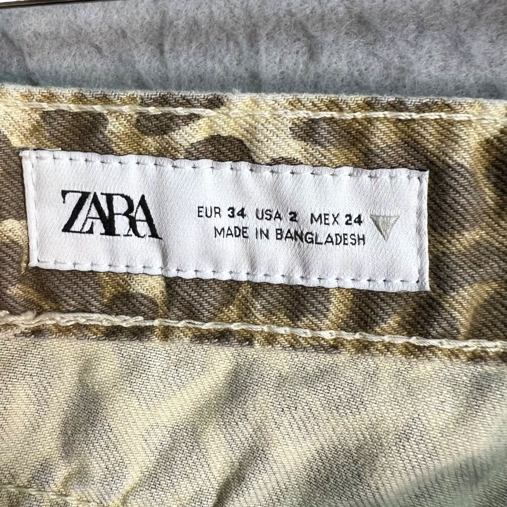Zara Zara Jeans Leopard Print Mid Waist Denim Straight Leg 2 Beige Cotton Inseam 32" Regular Rise Mid Womens Size 26" / US 2 / IT 38 - 3 Thumbnail