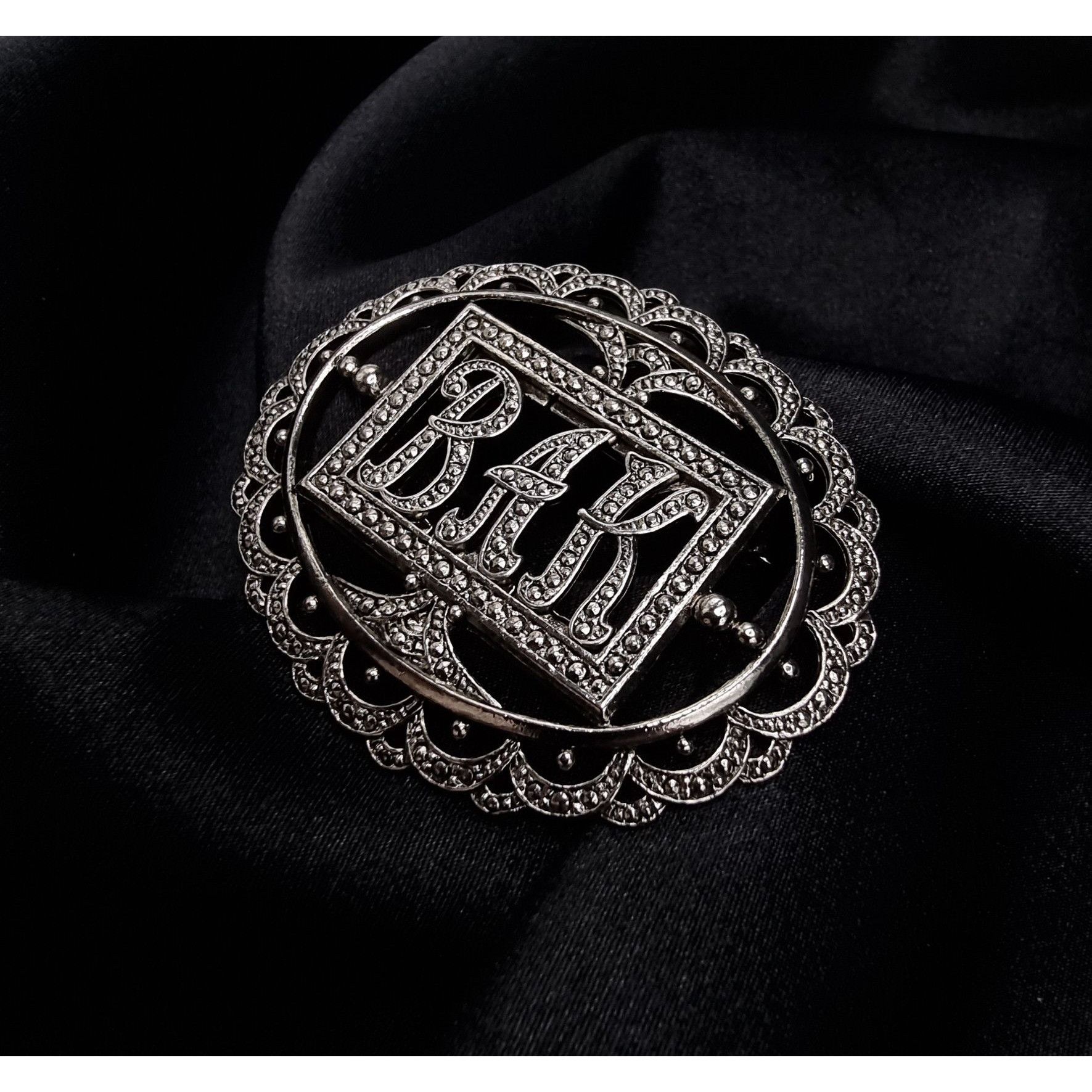 Miriam Haskell Vintage Miriam Haskell Signed BAK Initials Silver-Tone Scall Size ONE SIZE - 3 Thumbnail