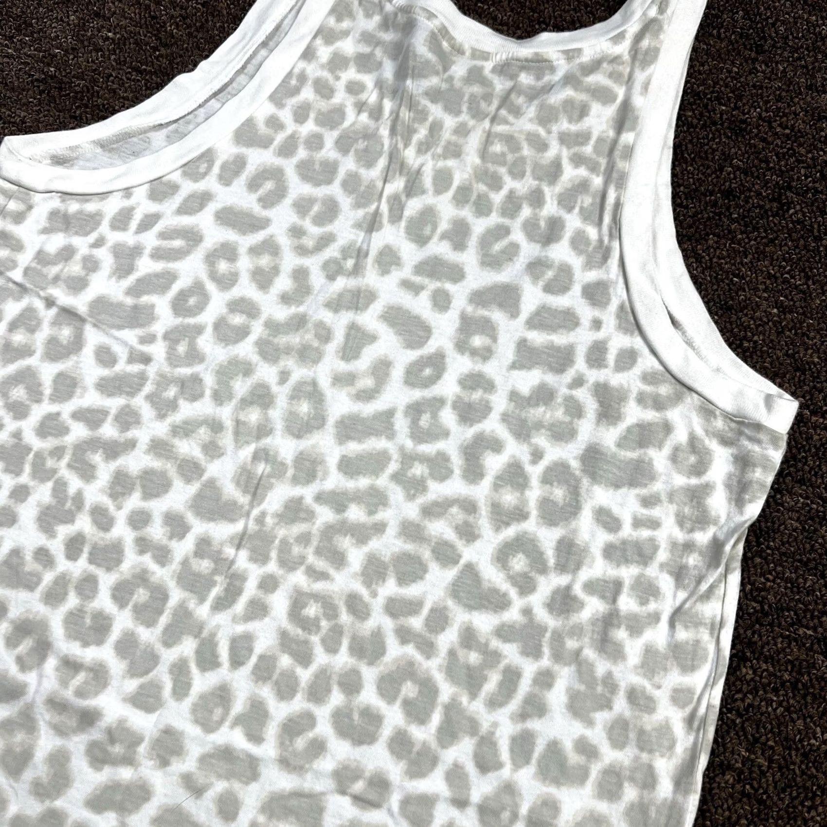Victoria's Secret Victoria's Secret PINK Womens Medium Gray Animal Print Athletic Tank Top Shirt Size M / US 6-8 / IT 42-44 - 6 Thumbnail