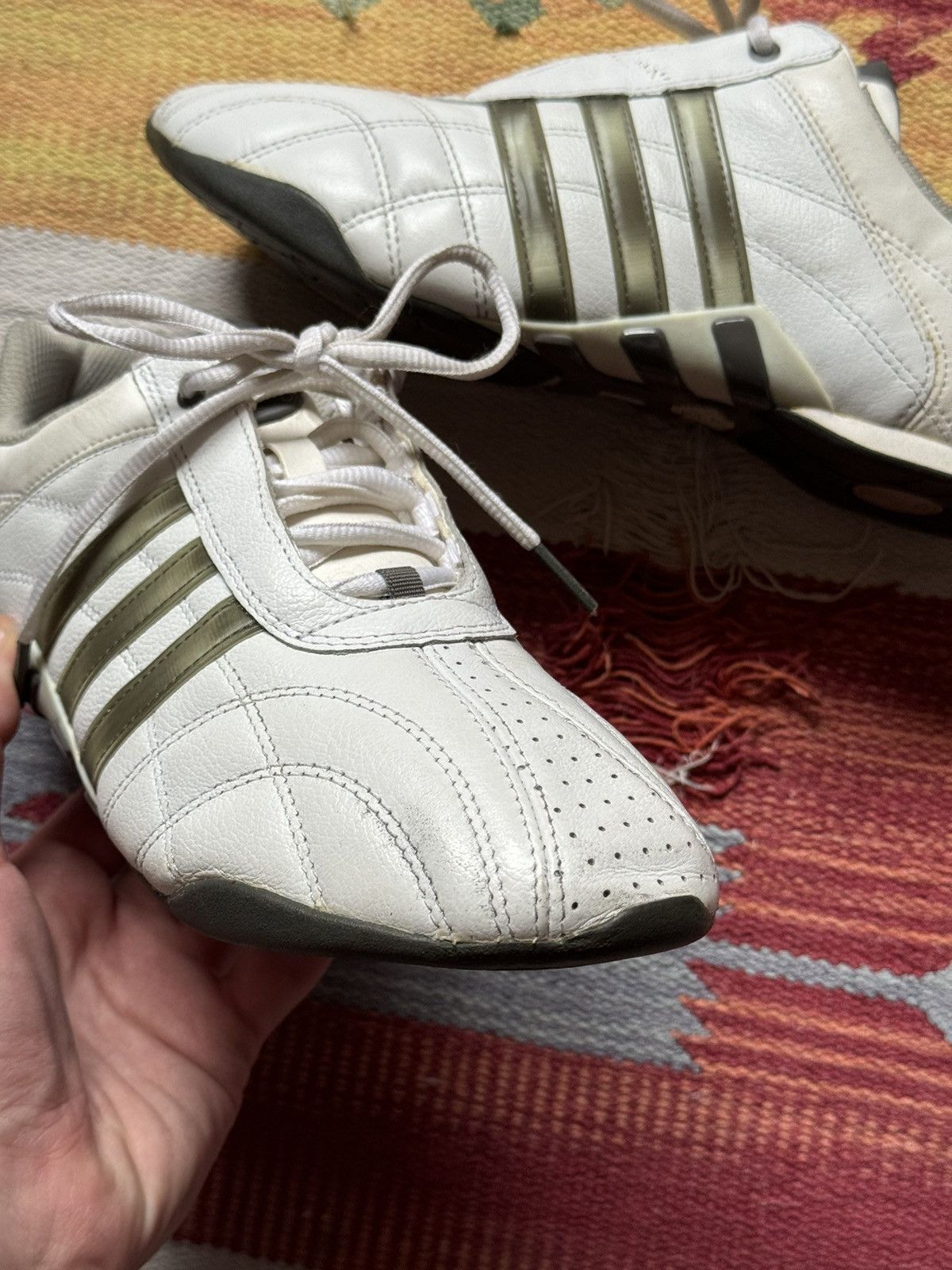 Vintage Vintage 2011 Adidas y2k White Leather Low Japanese Sneakers Size US 7 / EU 40 - 9 Thumbnail