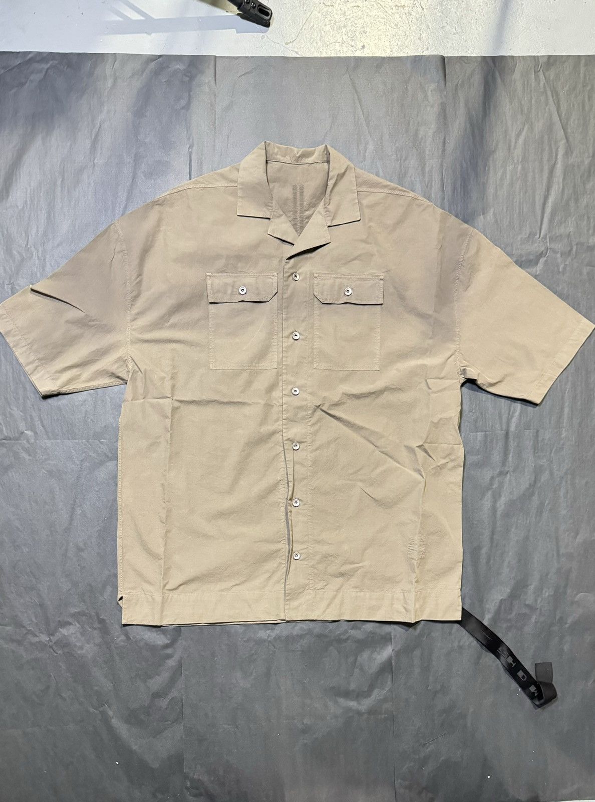 image of Rick Owens Drkshdw Men Magnum Tommy Shirt in Dust/Sail (Size Small)