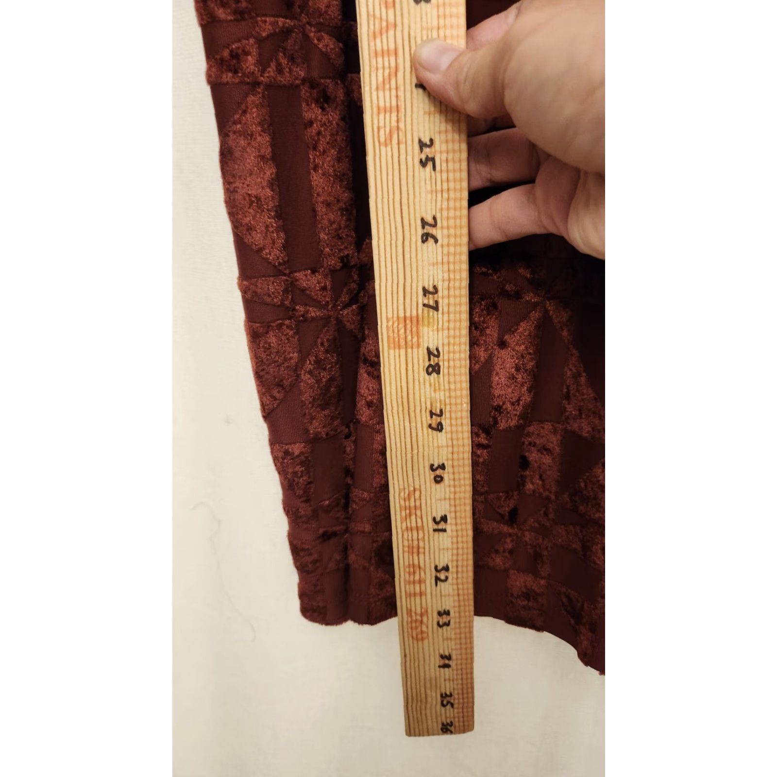 Velvet Material Girl Burgundy Velvet Geometric Long Sleeve Dress Womens L Party/Cocktail Mock Neck Zip Short Junior Size L Size L / US 10 / IT 46 - 2 Thumbnail