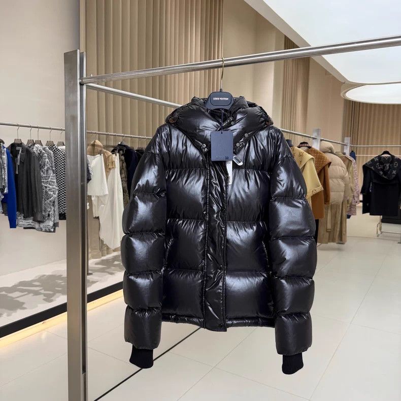 Louis Vuitton Louis Vuitton Black windproof down jacket with lining jack Size XXS / US 00 / IT 34 - 1 Thumbnail