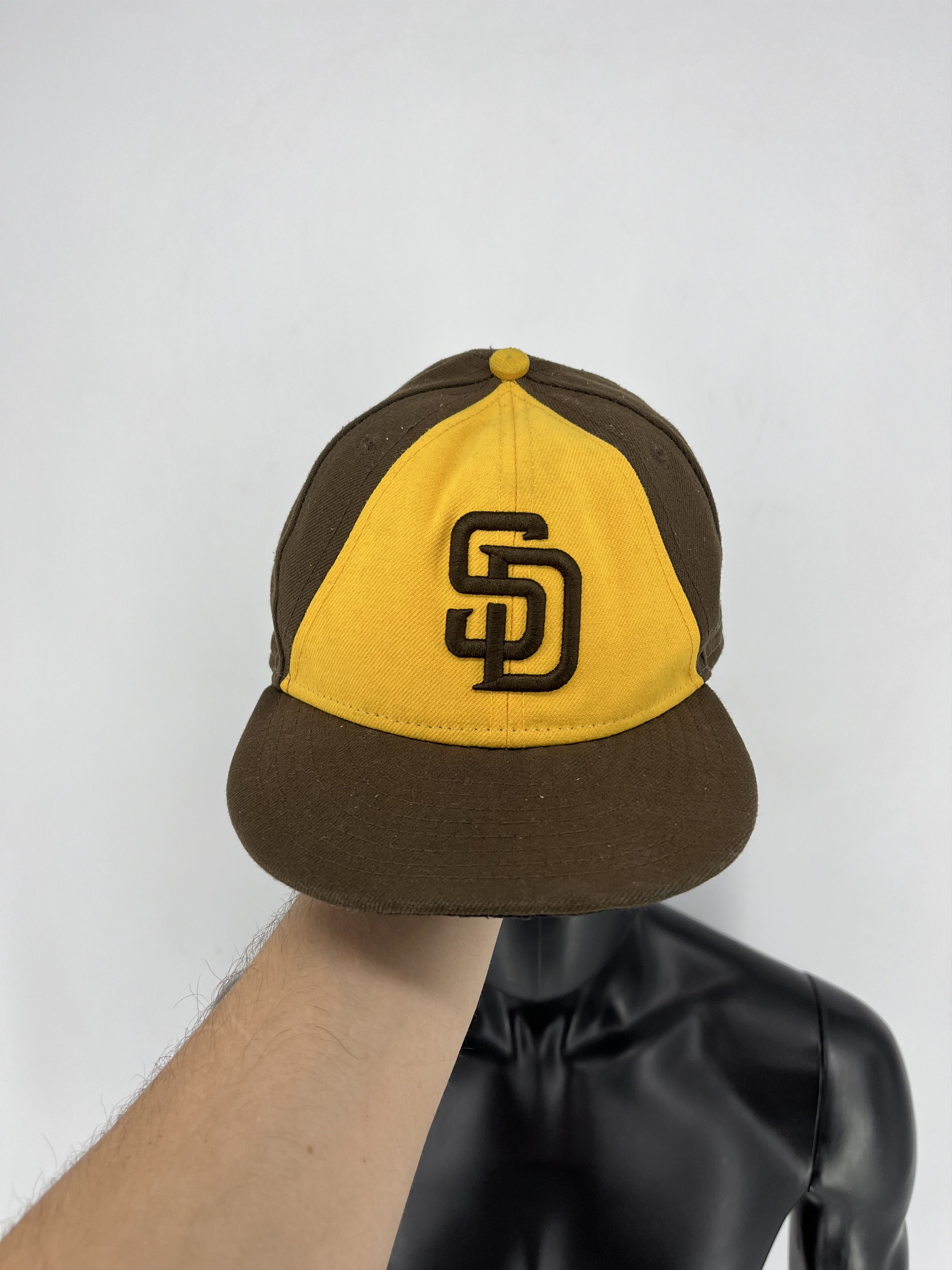 New Era Vintage Y2K Stretwear San Diego Padres fitted hat Size ONE SIZE - 1 Thumbnail