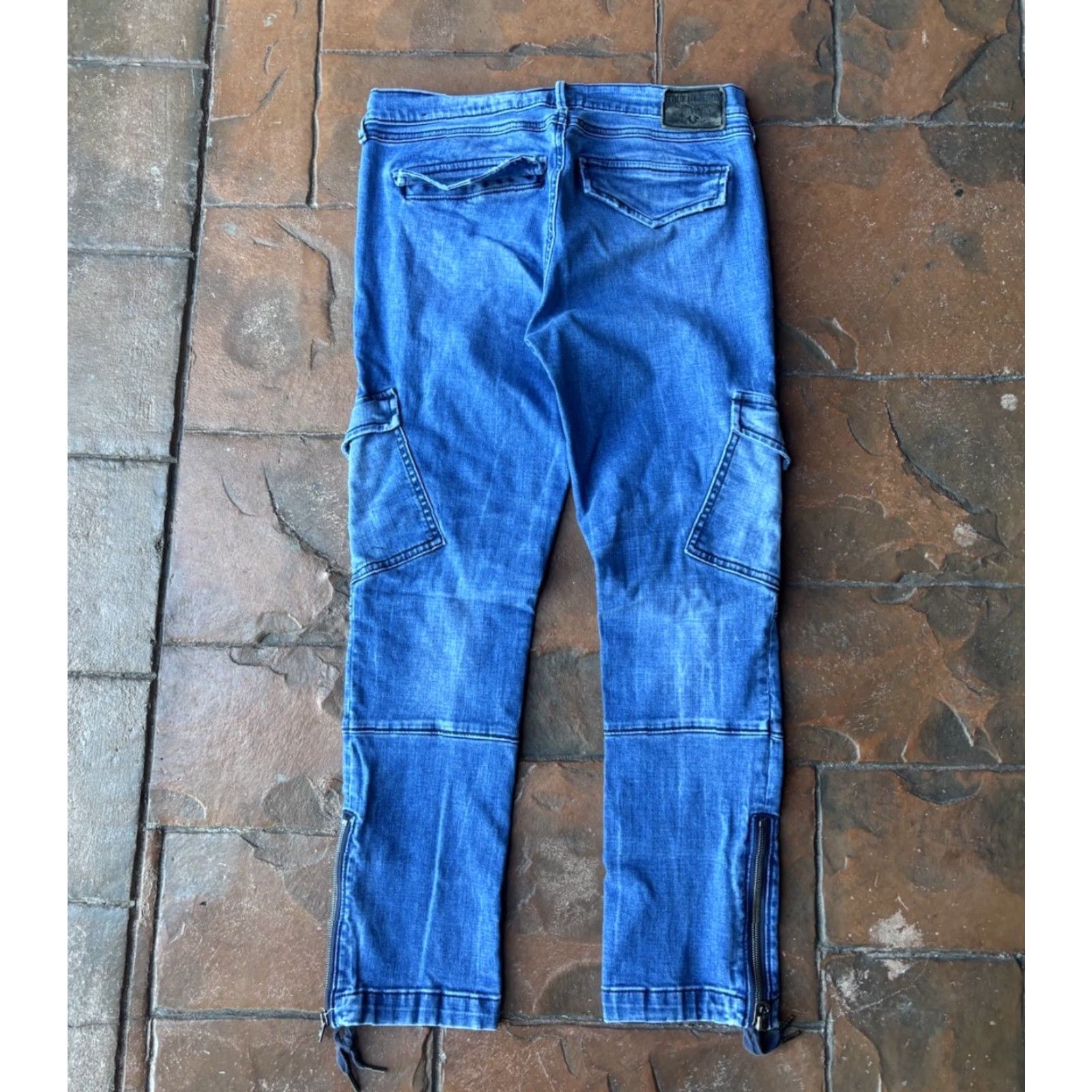 True Religion VINTAGE? No, but True Religion Halle Skinny Mid Rise Cargo Jeans Women’s 28 Blue Distressed Size 28" / US 6 / IT 42 - 4 Thumbnail