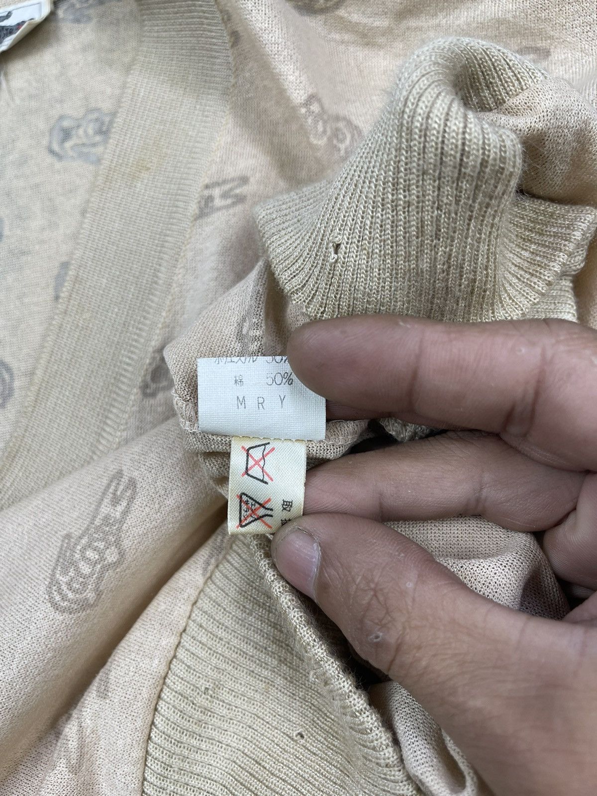 Lacoste Vintage Lacoste Full Monogram V Neck Jumper Sweater Size US S / EU 44-46 / 1 - 16 Thumbnail