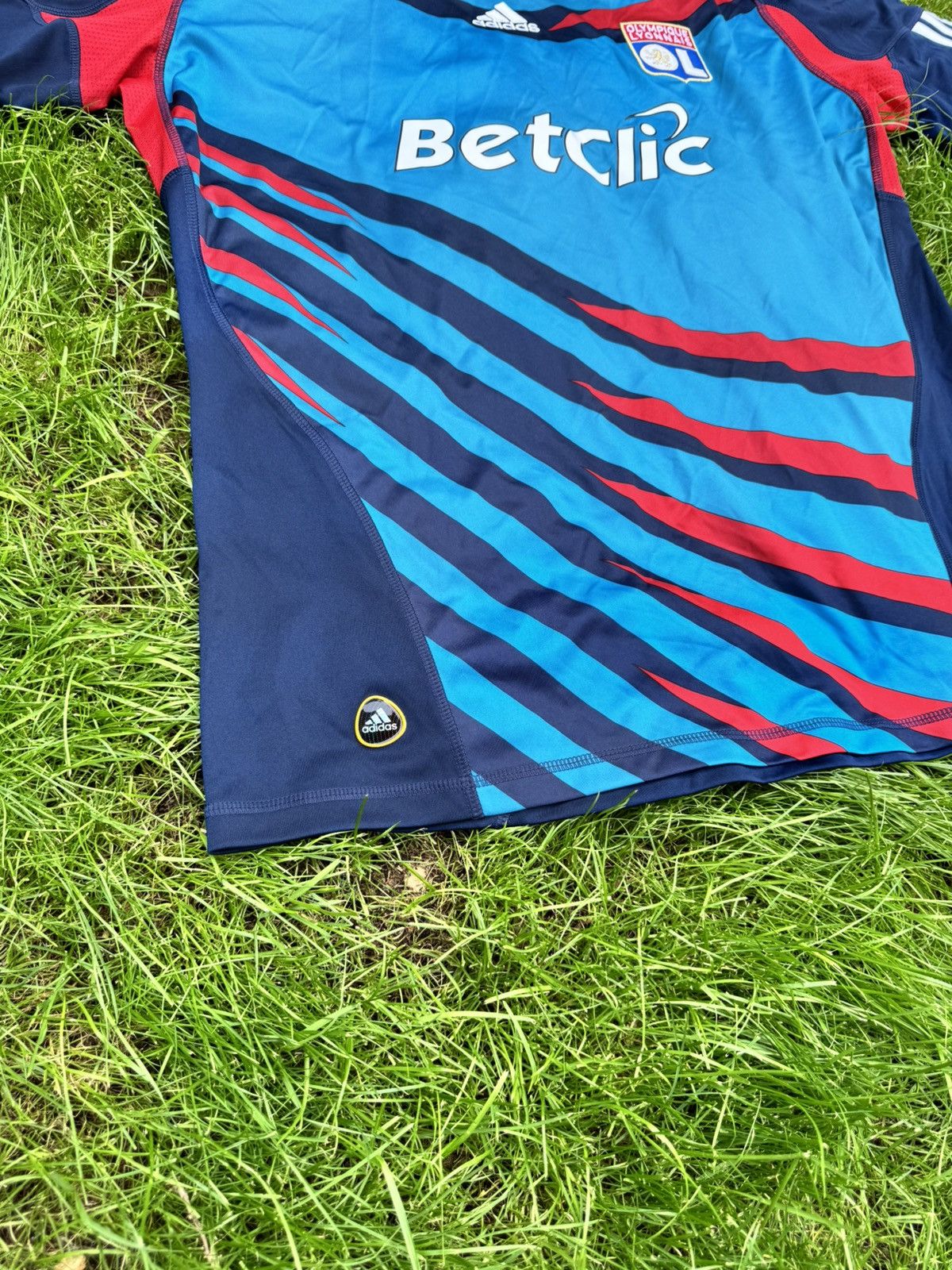 Adidas adidas Olympique Lyonnais 2010-11 third football Size US L / EU 52-54 / 3 - 4 Thumbnail