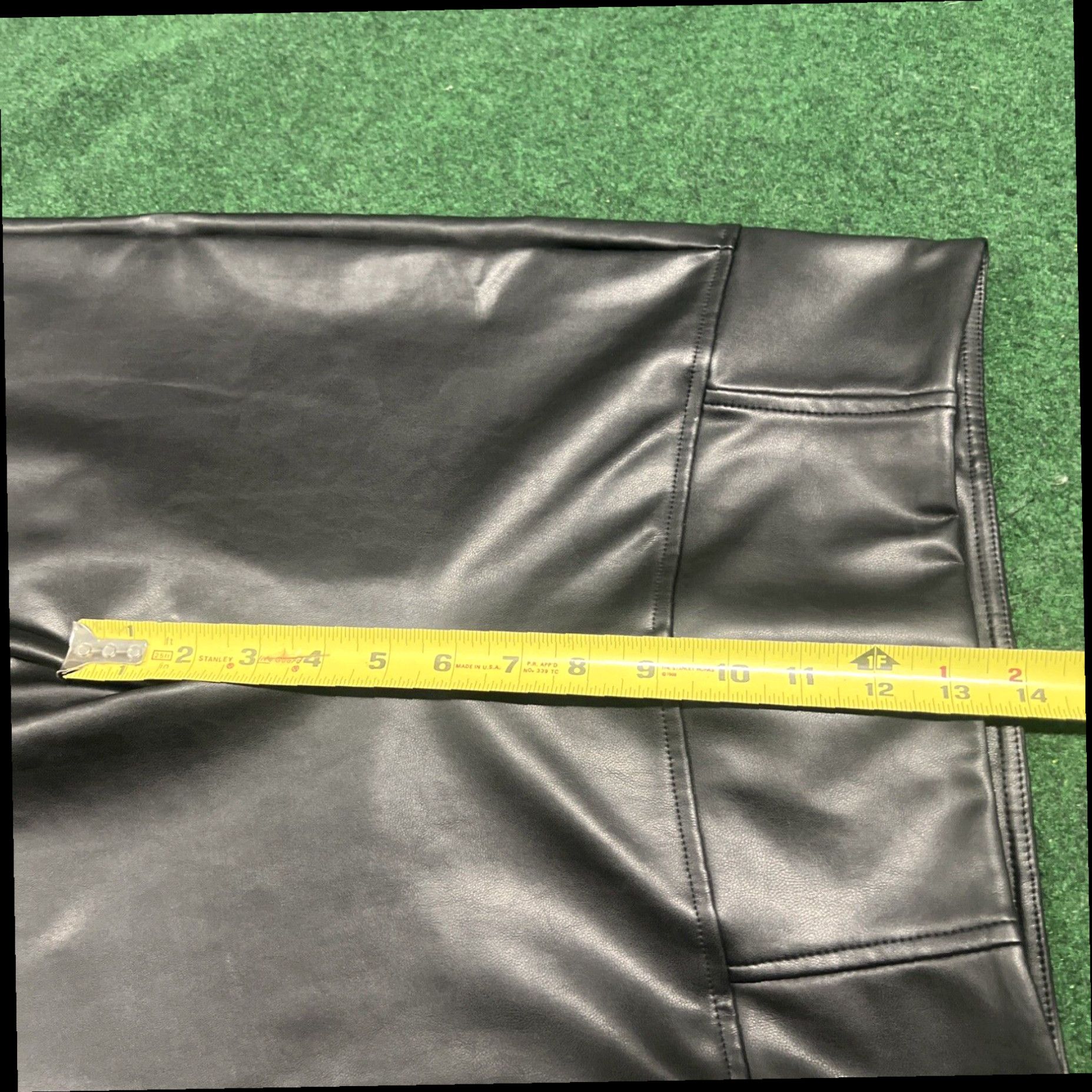 Laundry by Shelli Segal LAUNDRY by Shelli Segal LA Faux Leather Pants Size Small Black Size 28" / US 6 / IT 42 - 7 Thumbnail
