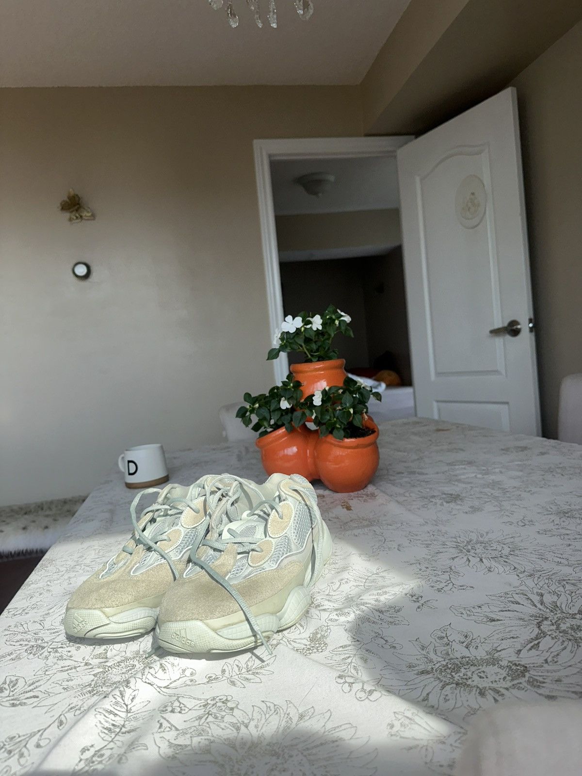 Adidas × Yeezy Yeezy 500 Salt Size US 9.5 / EU 42-43 - 2 Thumbnail
