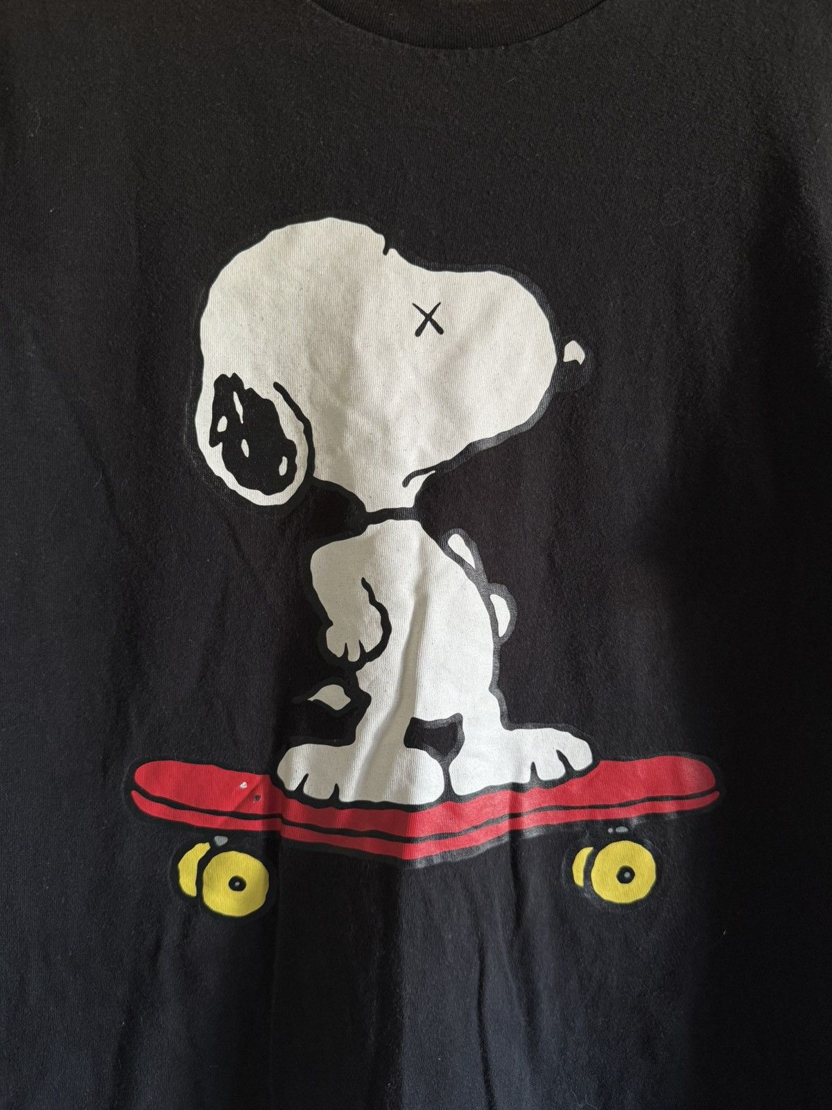 Kaws × Peanuts Kaws x Peanuts Snoopy Uniqlo Collab Tee Size US L / EU 52-54 / 3 - 3 Thumbnail