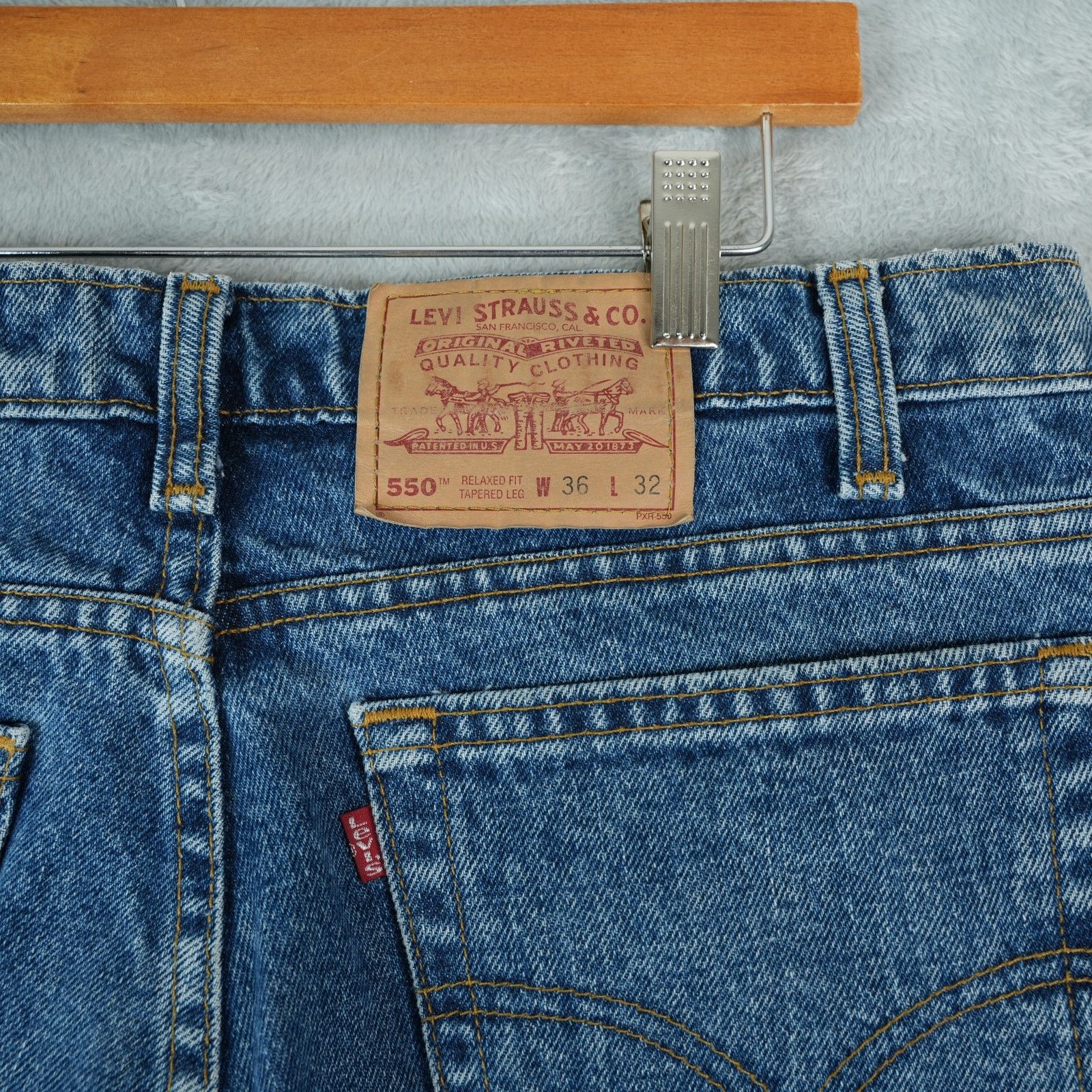 Levi's Vintage 1994 Levis 550 Jeans 36x32 Relaxed Fit Tapered Leg Size US 36 / EU 52 - 11 Thumbnail