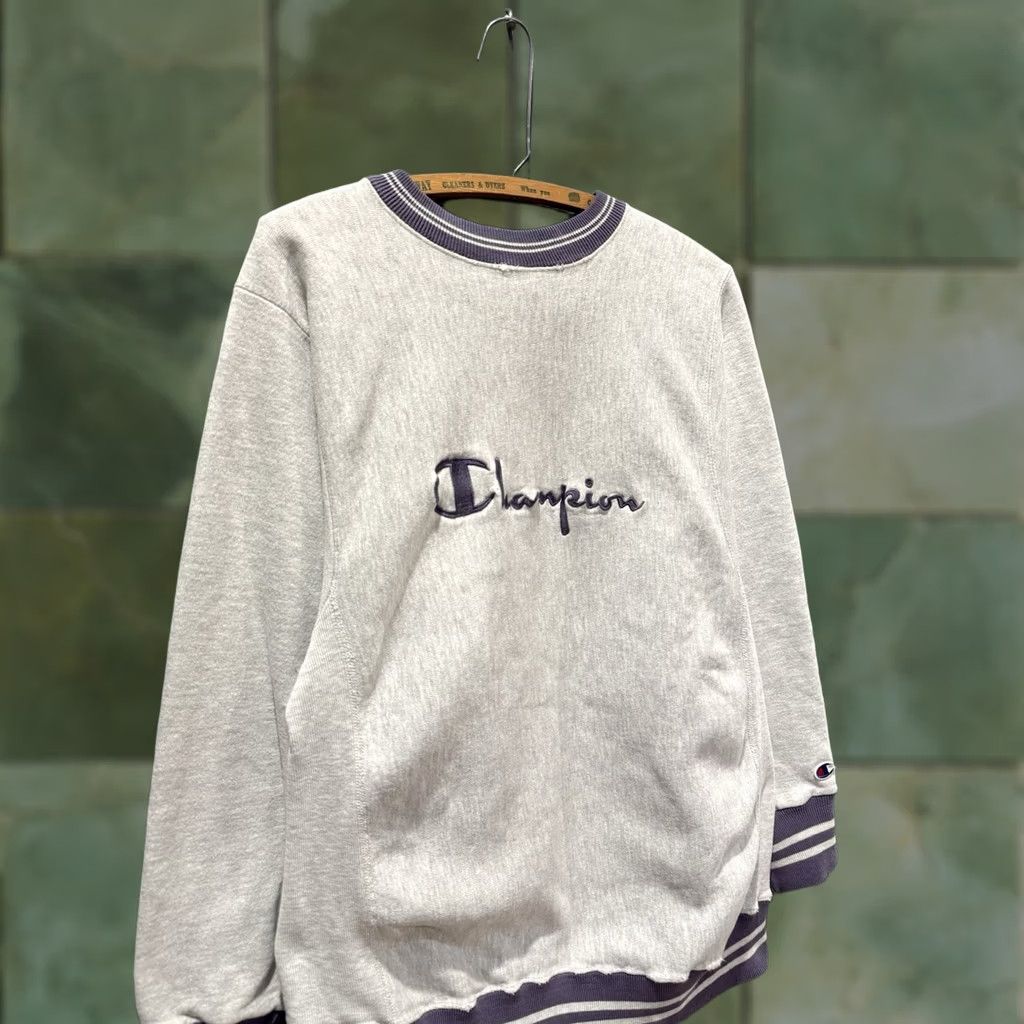 Champion VINTAGE Champion Reverse Weave Sweatshirt Large Gray Embroidered 90s Mens Size US L / EU 52-54 / 3 - 1 Thumbnail