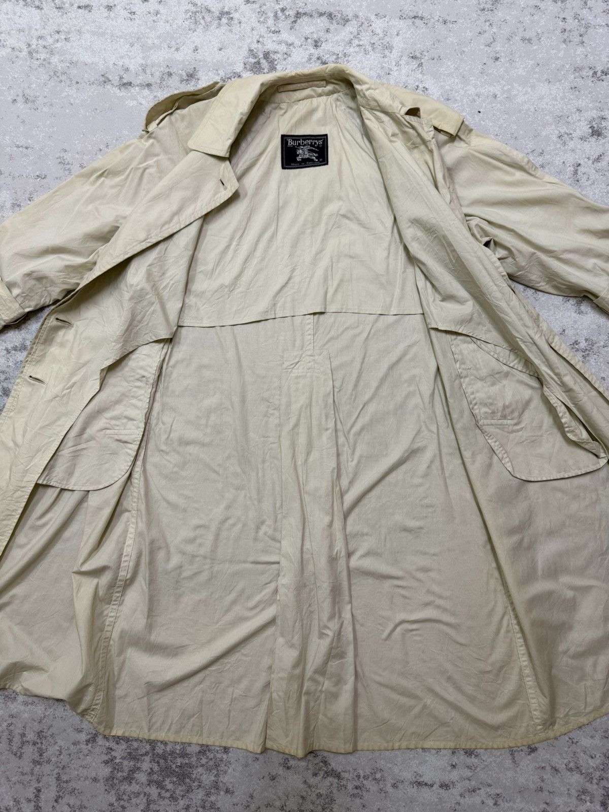Burberry VINTAGE 90s BURBERRYS’ MADE IN ENGLAND TRECNHE COAT JACKET Size US M / EU 48-50 / 2 - 8 Thumbnail