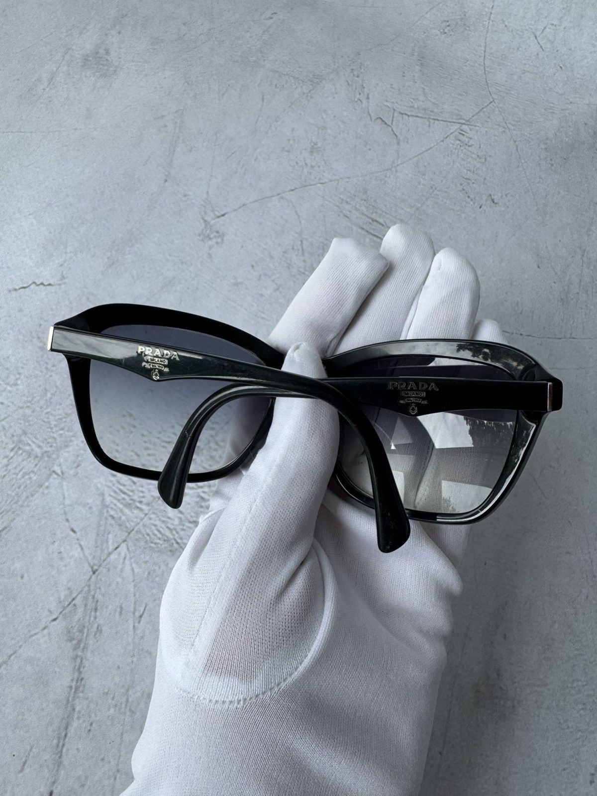 Prada × Vintage Prada Sunglasses SPR 24N Black Acetate Size ONE SIZE - 8 Thumbnail