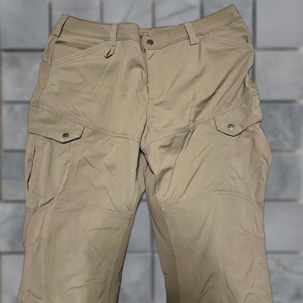 Duluth Trading Company Duluth Cargo Pants Womens 18x31 Flextra Tough Slim Curve Setter Light Brown Brown 18x31 Womens Cargo 18 39x29.5 Mens? Size 40" / US 18 - 1 Thumbnail