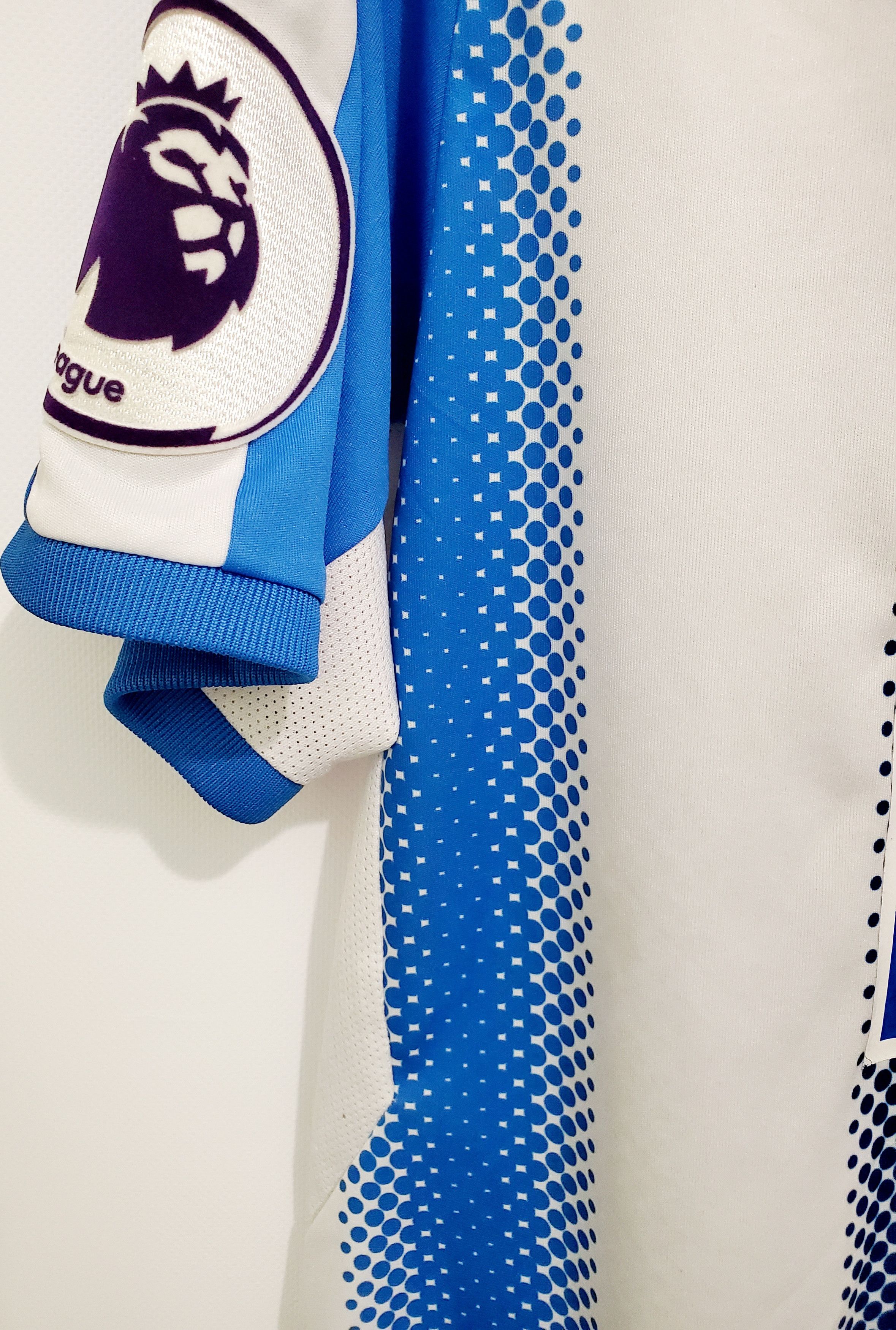 Puma Huddersfield town 2017-2018 home jersey #10 MOOY size L Size US L / EU 52-54 / 3 - 4 Thumbnail