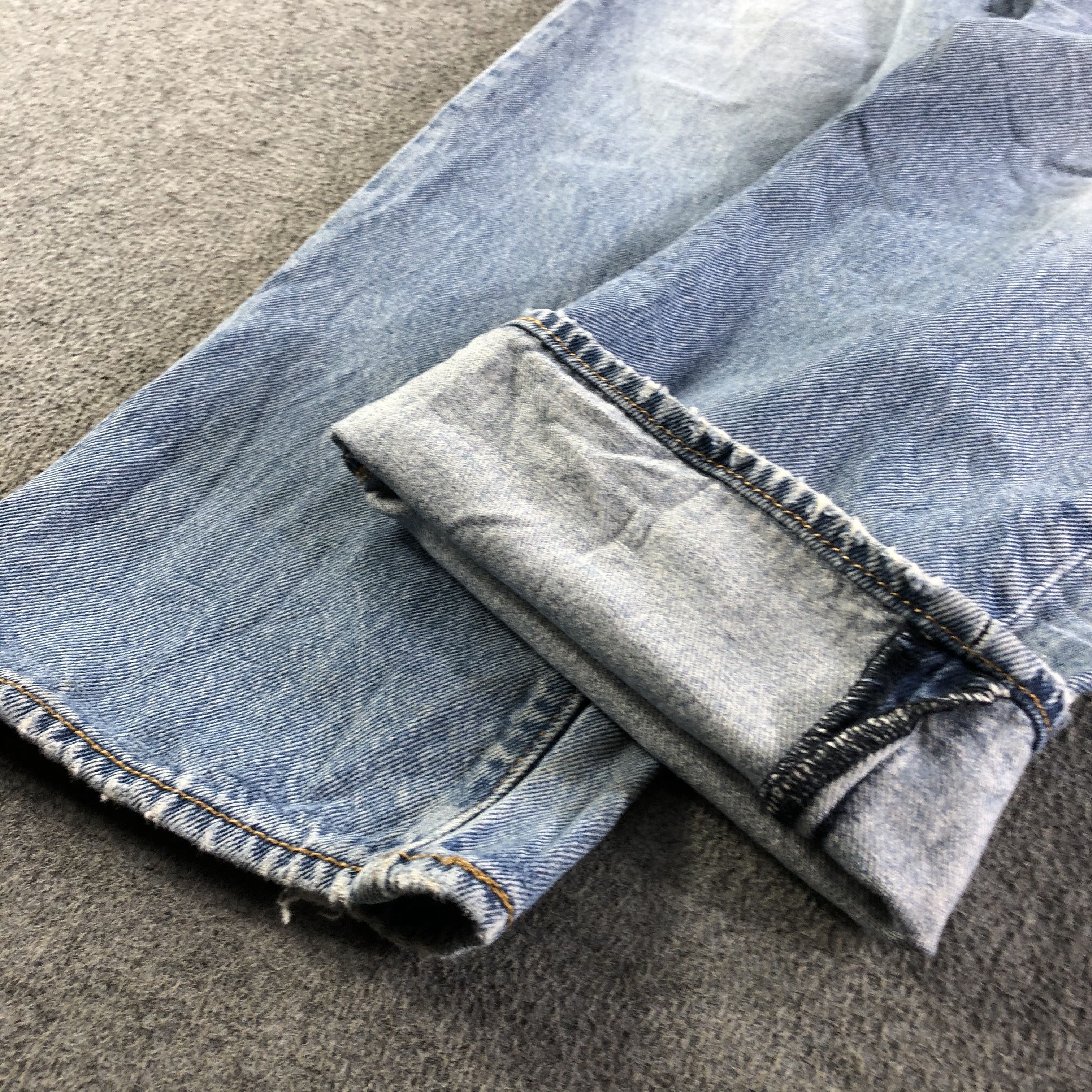 Levi's Vintage Blue Wash Levis 501 Jeans-J4312 Size US 33 - 7 Thumbnail