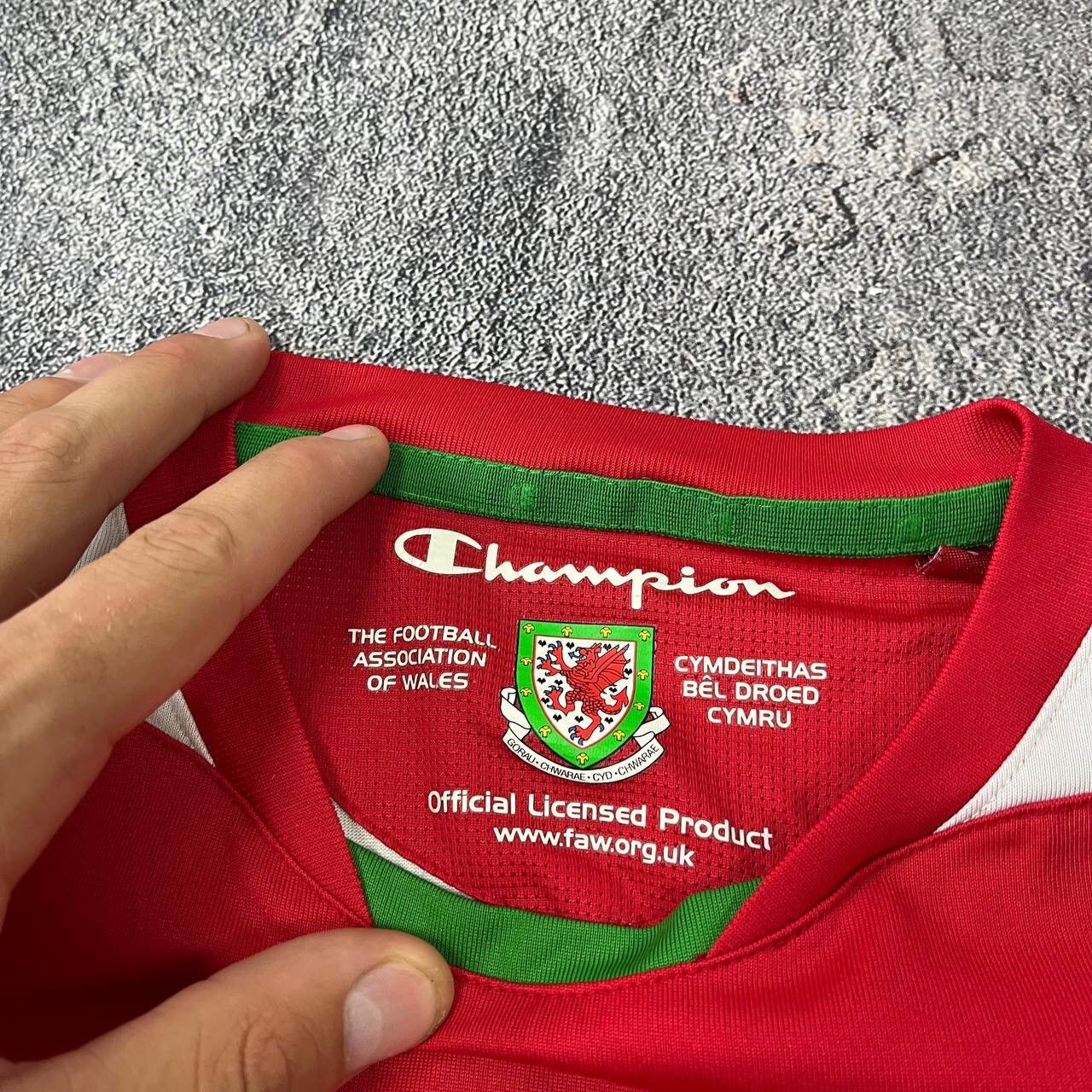 Champion Vintage Wales Team 2008/2010 Football Soccer Shirt Jersey Size US S / EU 44-46 / 1 - 9 Thumbnail