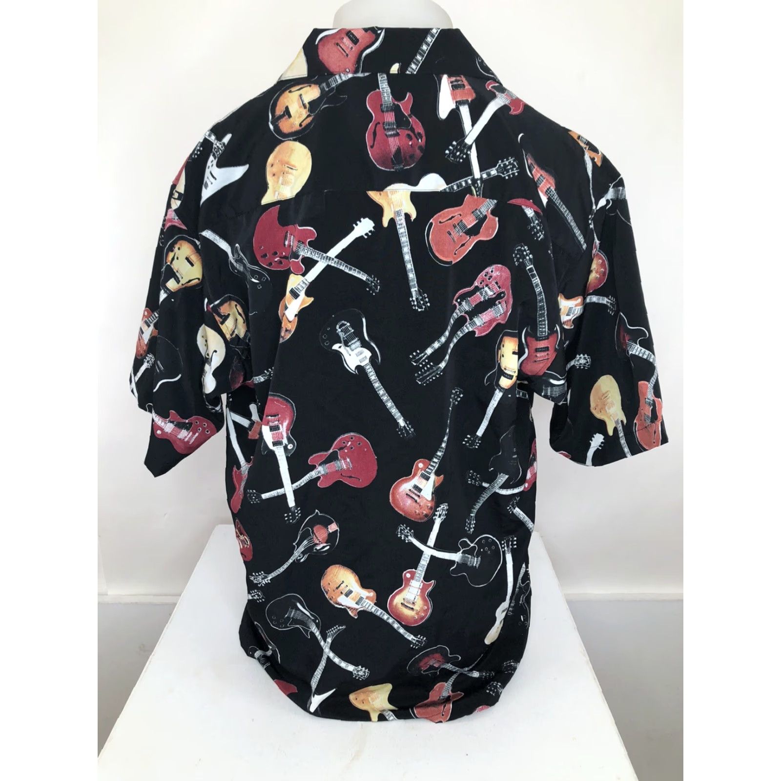 Vintage GIBSON TOUR WEAR / DRAGONFLY Guitars All Over Aloha XL Shirt - EXCELLENT Shirt Mens XL Black Guitar Rock & Roll Aloha 90s Size US XL / EU 56 / 4 - 4 Thumbnail