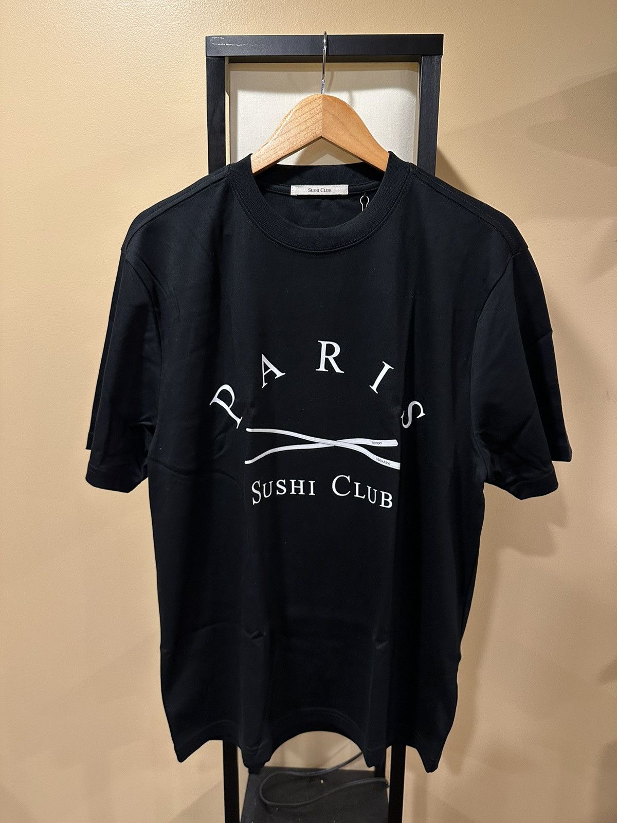 Japanese Brand Paris Sushi Club Matsuhisa Nobu Stampd Black T-Shirt Size US L / EU 52-54 / 3 - 3 Thumbnail