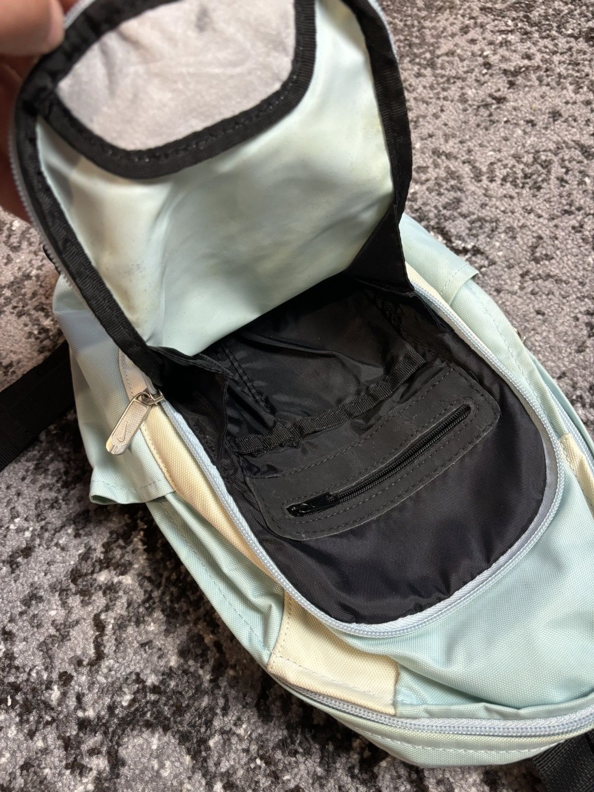 Nike × Vintage Vintage y2k Nike Mini Bagpack Size ONE SIZE - 7 Thumbnail