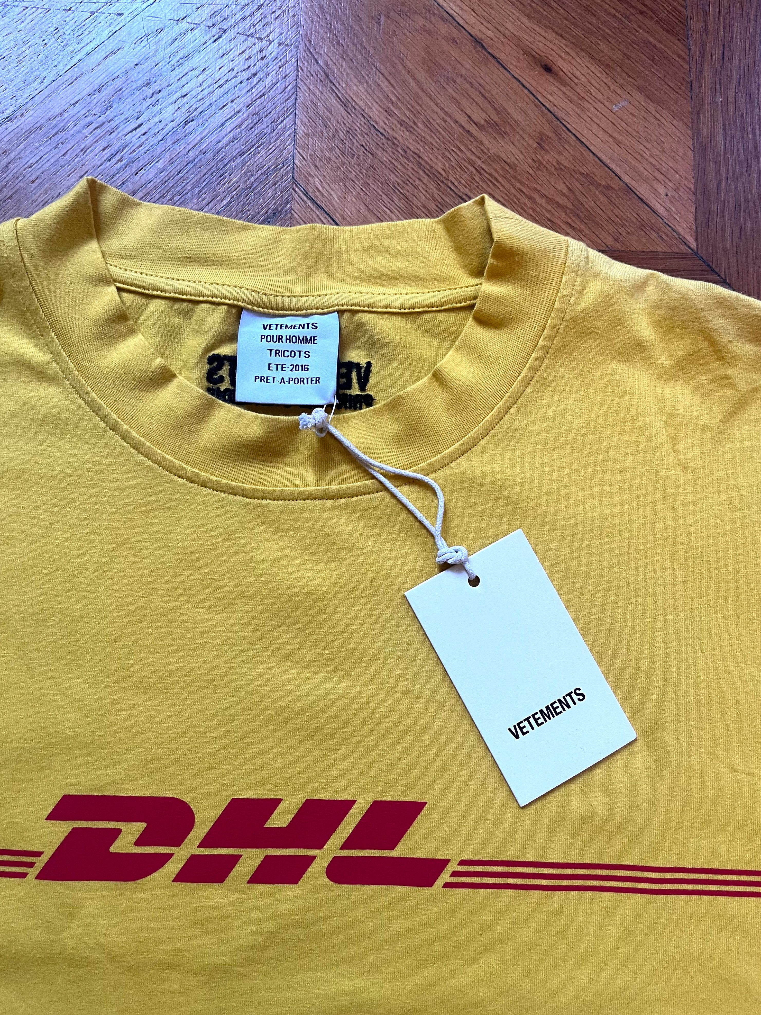 Vetements SS16 DHL T-Shirt - OG Size US XL / EU 56 / 4 - 5 Thumbnail