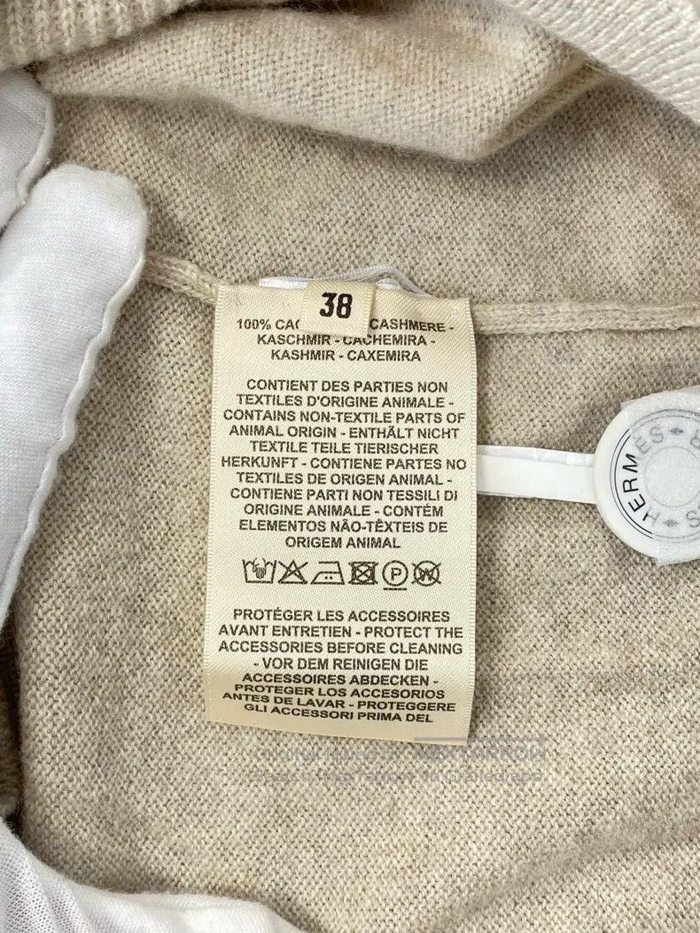 Hermes Hermes Solid color V-neck three-button knit cardigan Size XS / US 0-2 / IT 36-38 - 7 Thumbnail