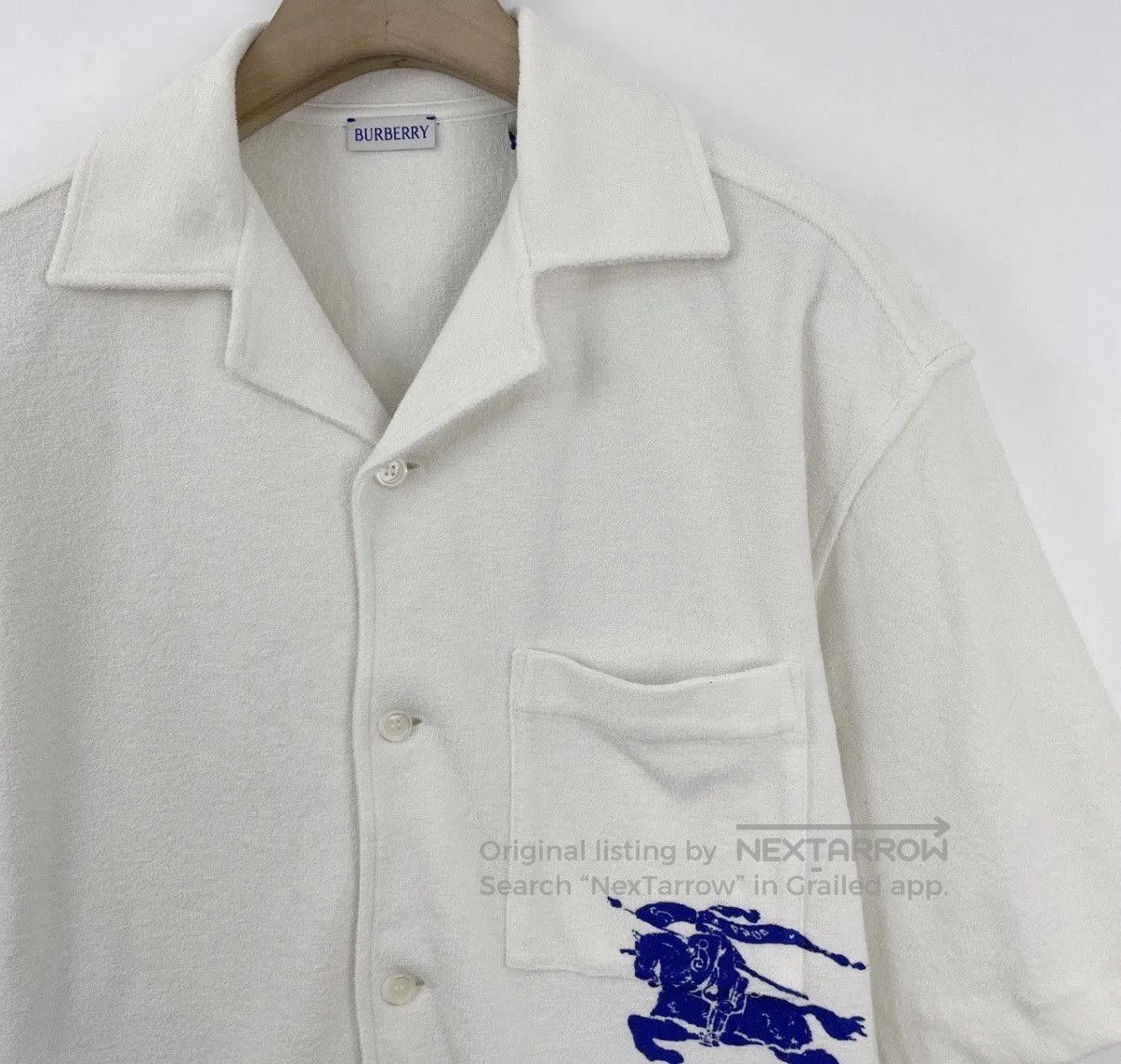 Burberry White Short Sleeve Button-Up Shirt with Emblem. Size US M / EU 48-50 / 2 - 3 Thumbnail